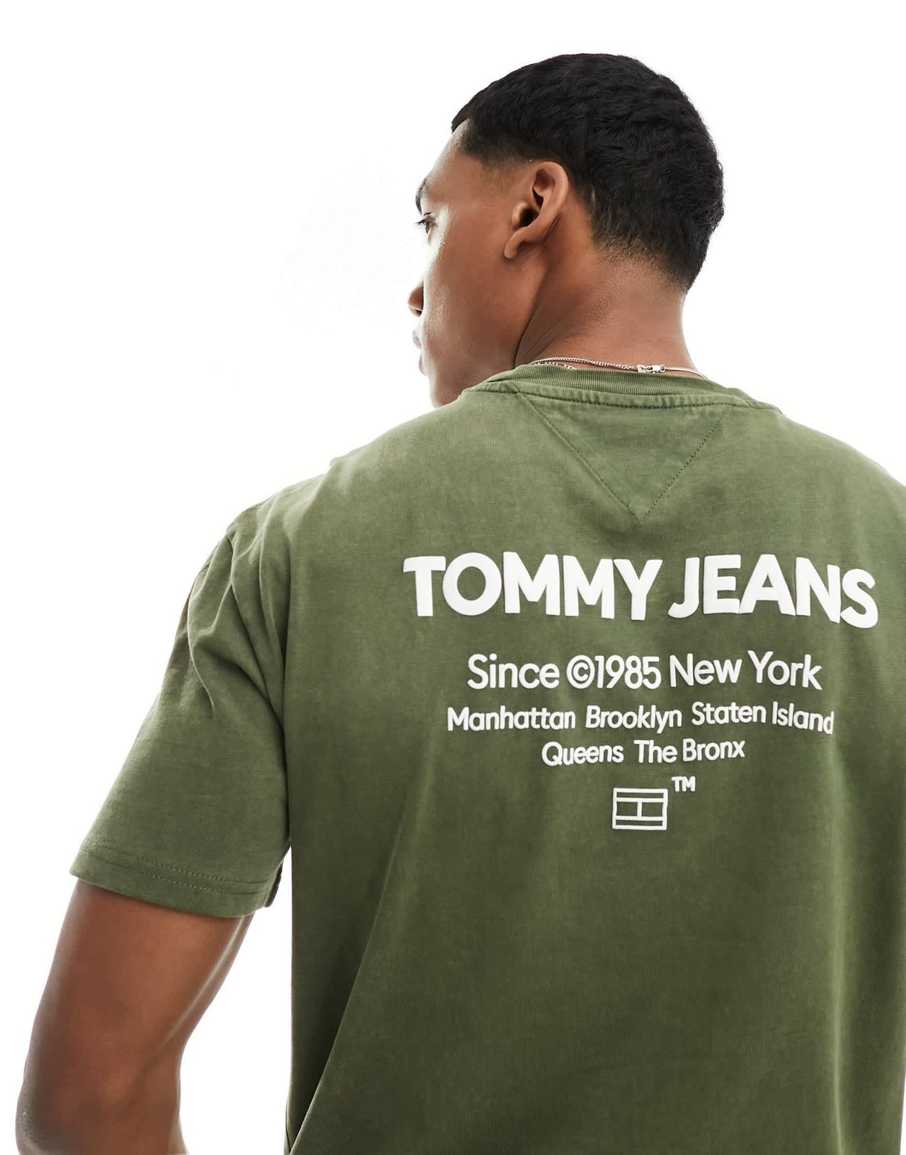 Tommy Jeans regular washed essential t-shirt in olive green - ASOS Sample Sale EU Store