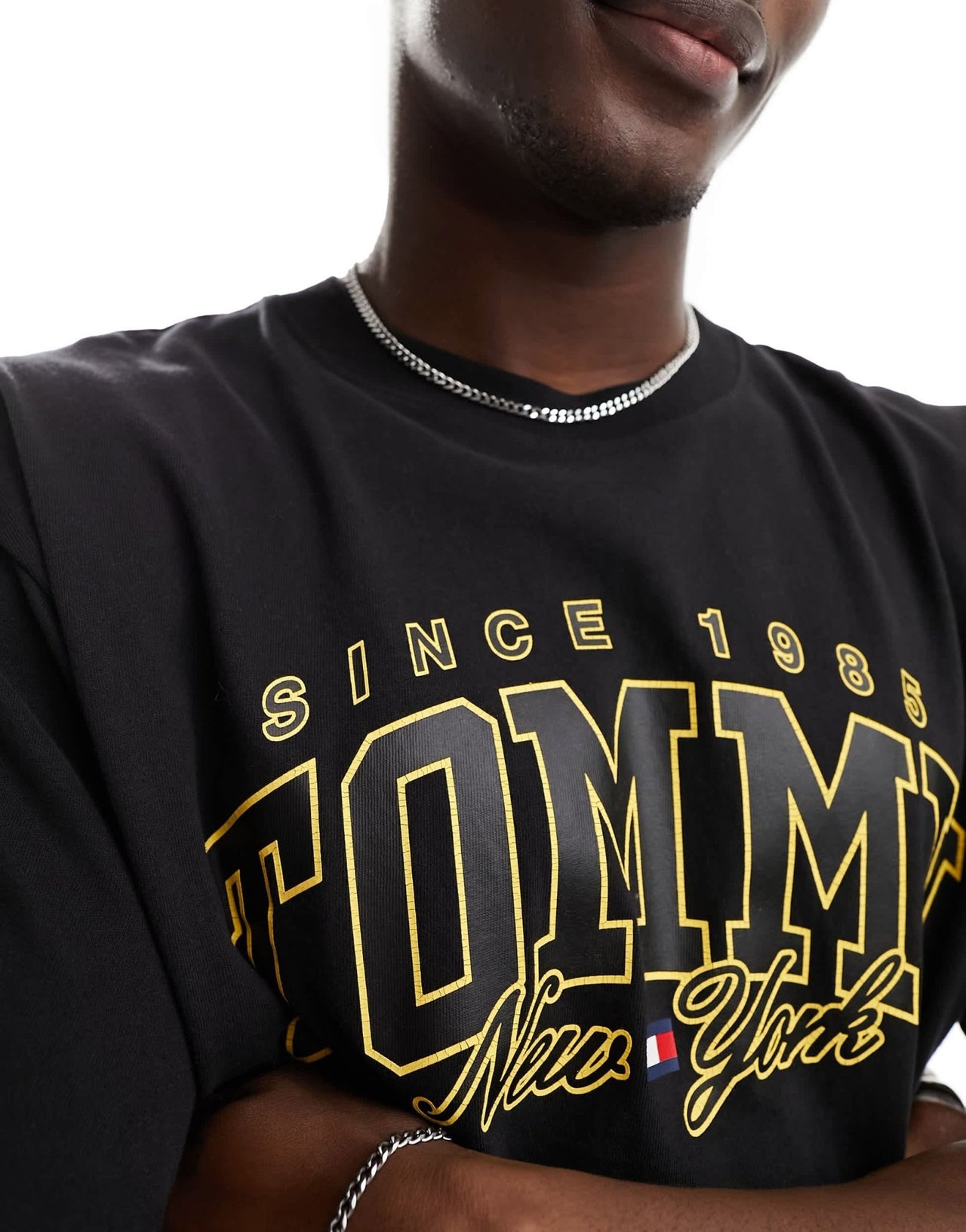 Tommy Jeans relaxed skate luxe varsity logo t-shirt in black - ASOS Sample Sale EU Store