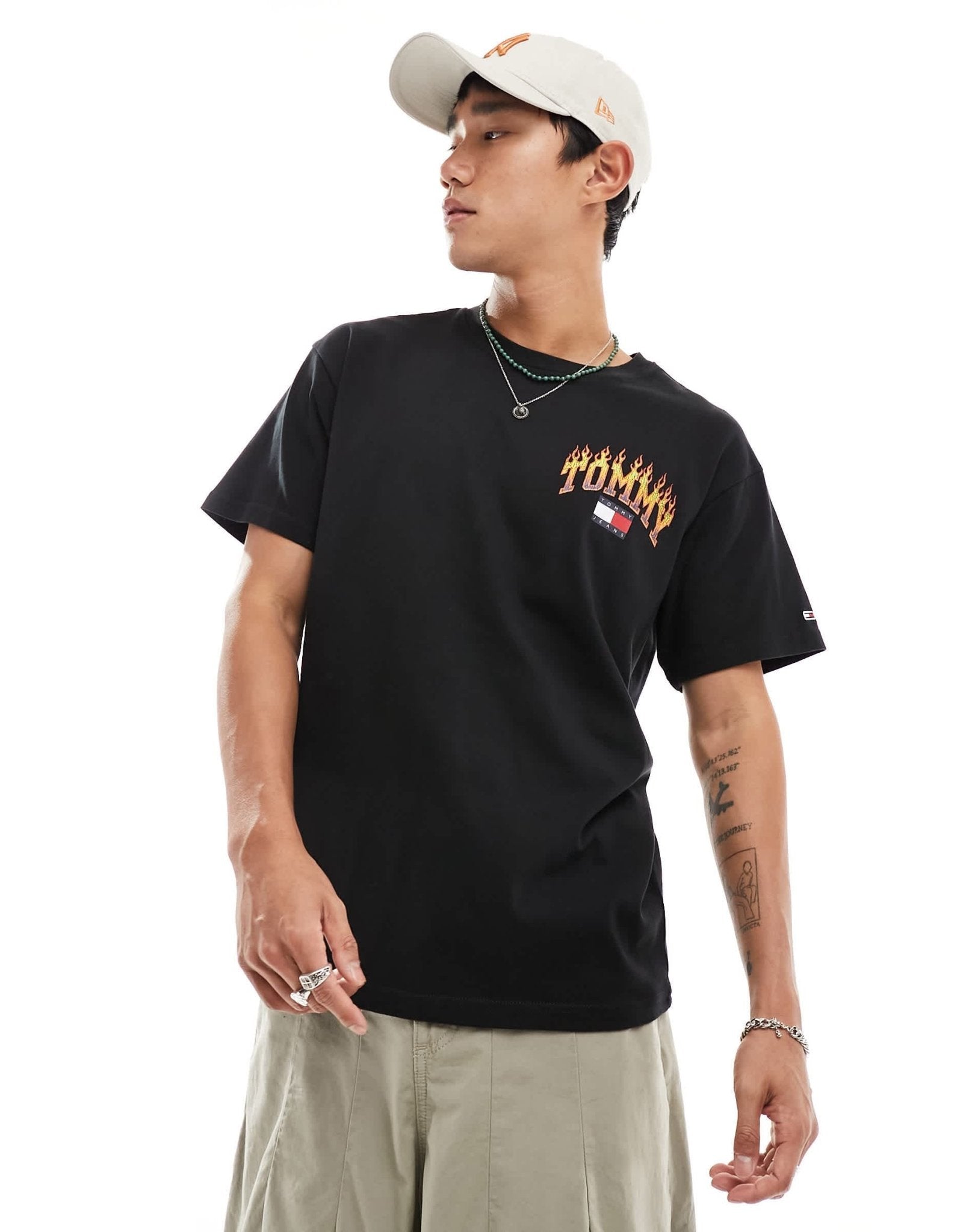 Tommy Jeans relaxed vintage flame t-shirt in black - ASOS Sample Sale EU Store