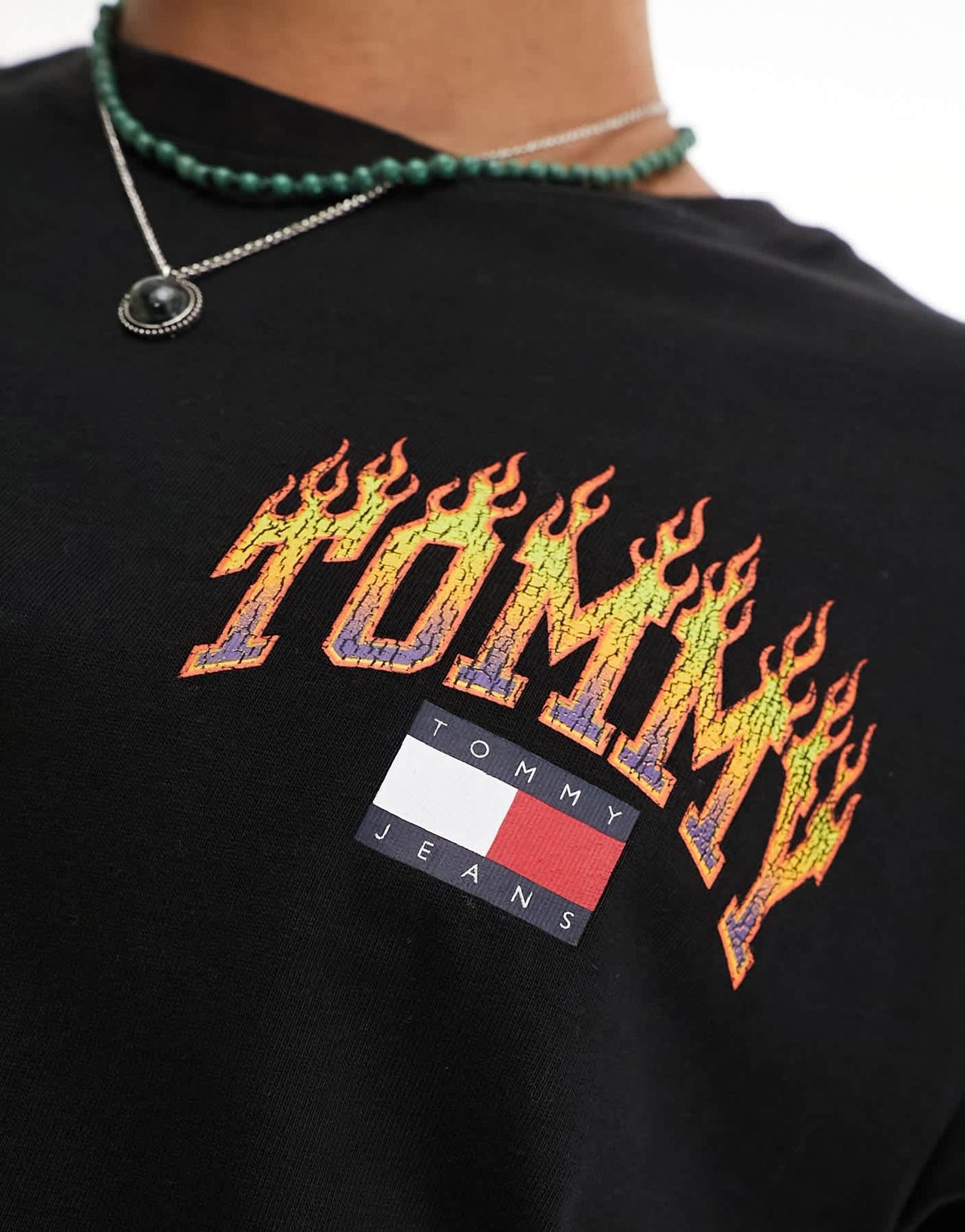Tommy Jeans relaxed vintage flame t-shirt in black - ASOS Sample Sale EU Store