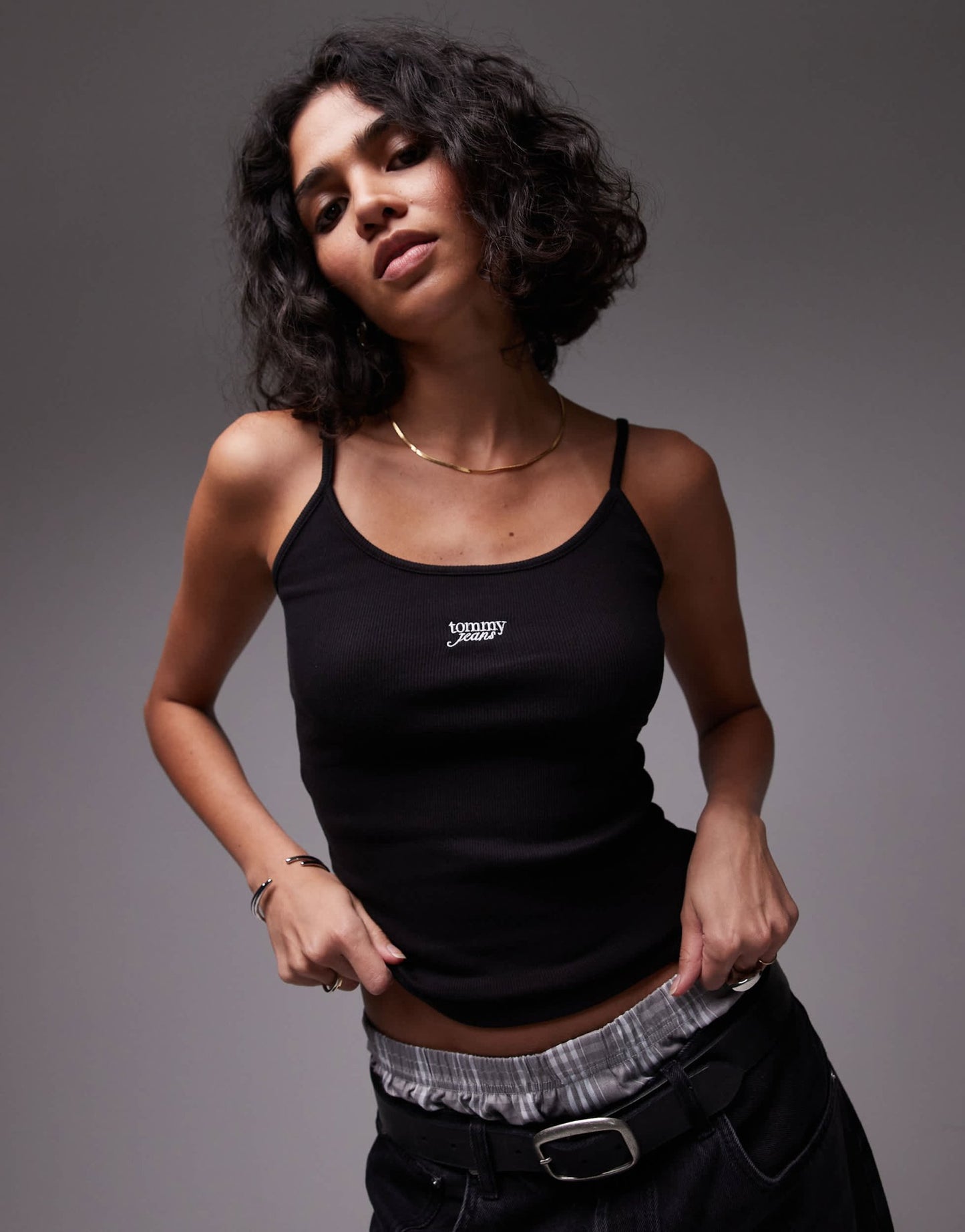 Tommy Jeans script logo strappy vest in black - ASOS Sample Sale EU Store
