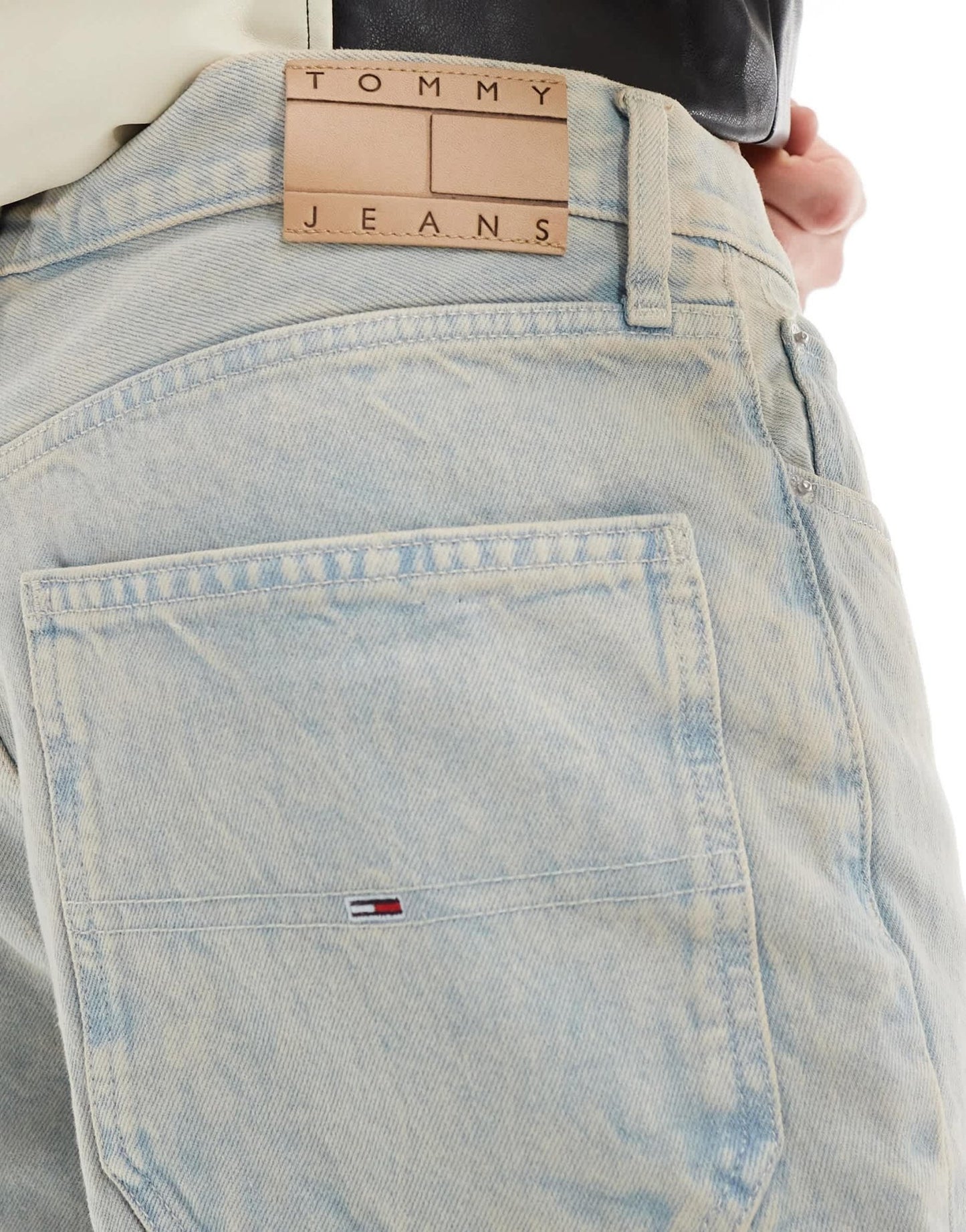 Tommy Jeans skater jeans in light acid wash - ASOS Sample Sale EU Store