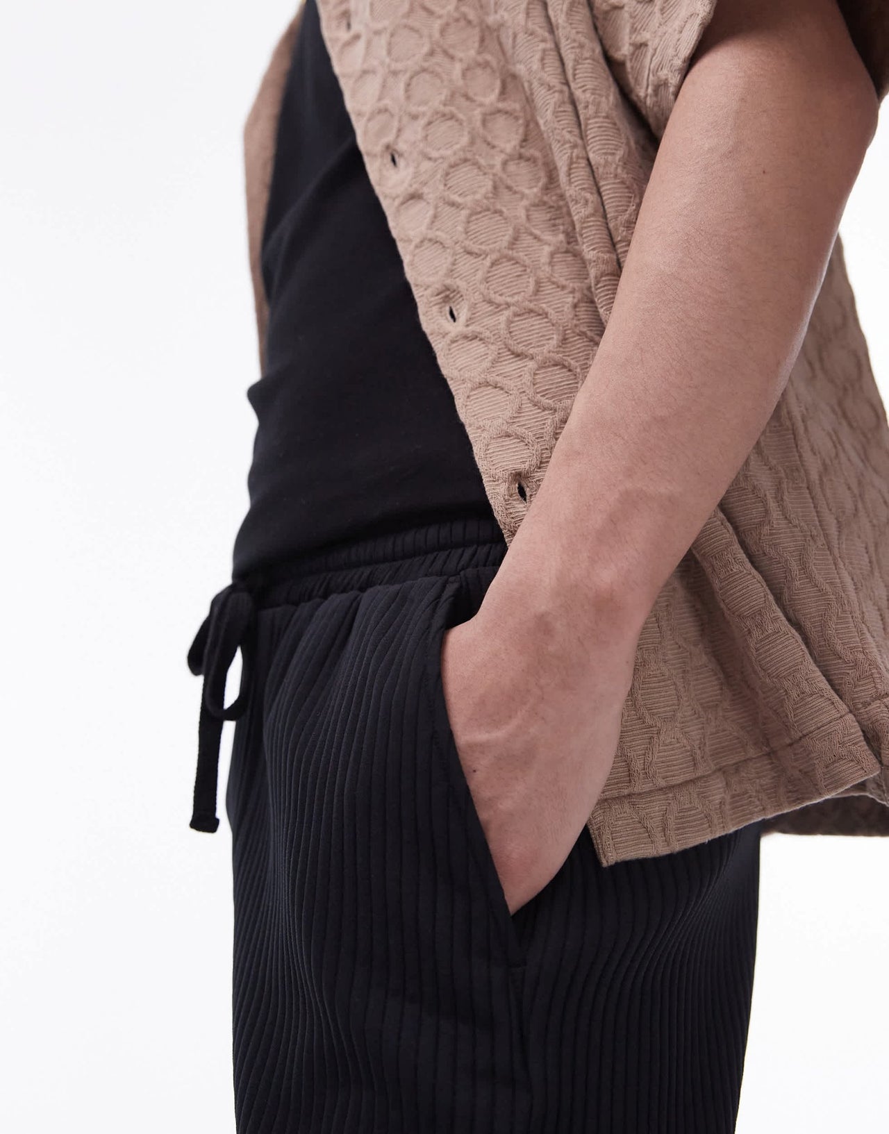 Topman plisse shorts in black - ASOS Sample Sale EU Store