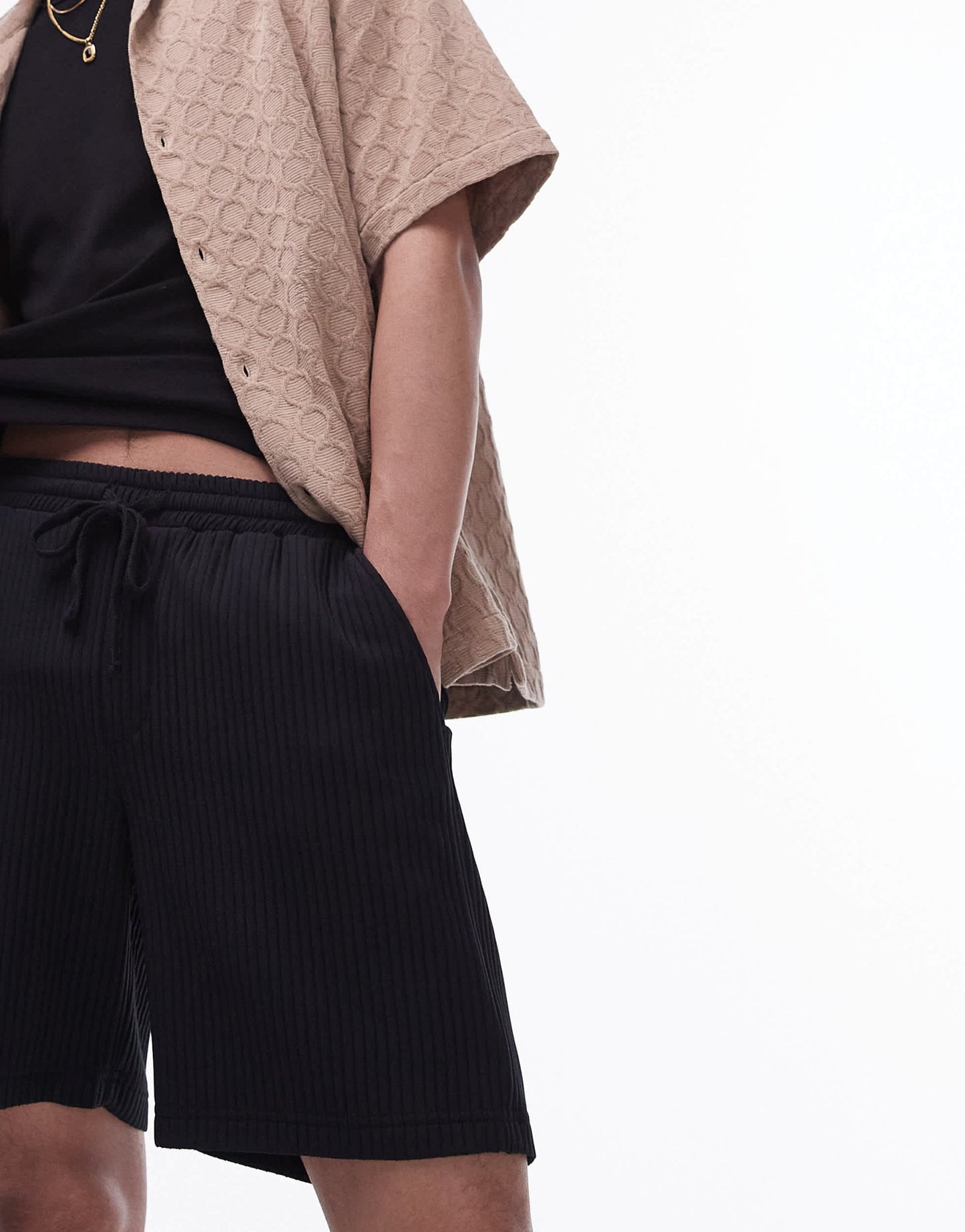 Topman plisse shorts in black - ASOS Sample Sale EU Store