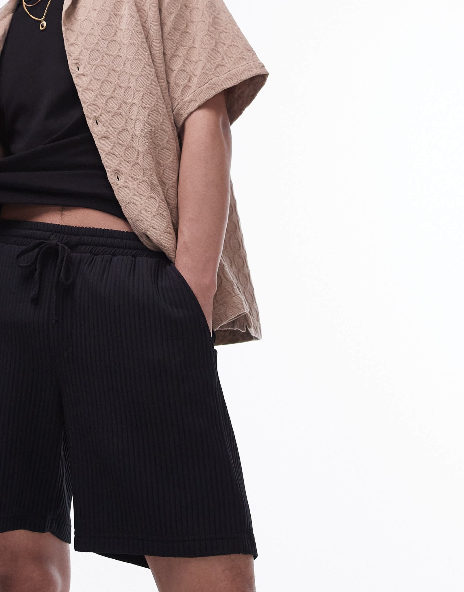 Topman plisse shorts in black - ASOS Sample Sale EU Store