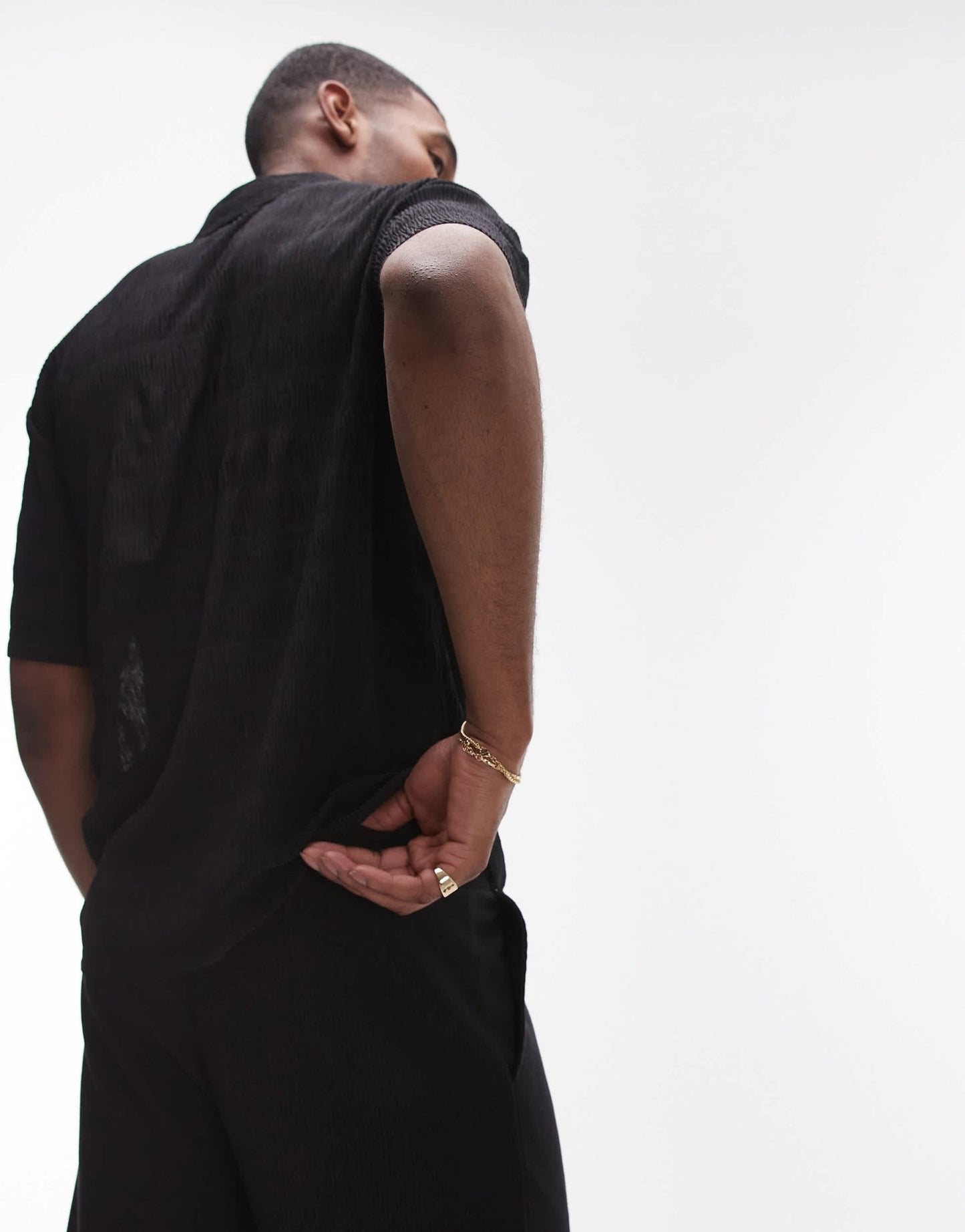 Topman relaxed fit plisse polo in black - ASOS Sample Sale EU Store