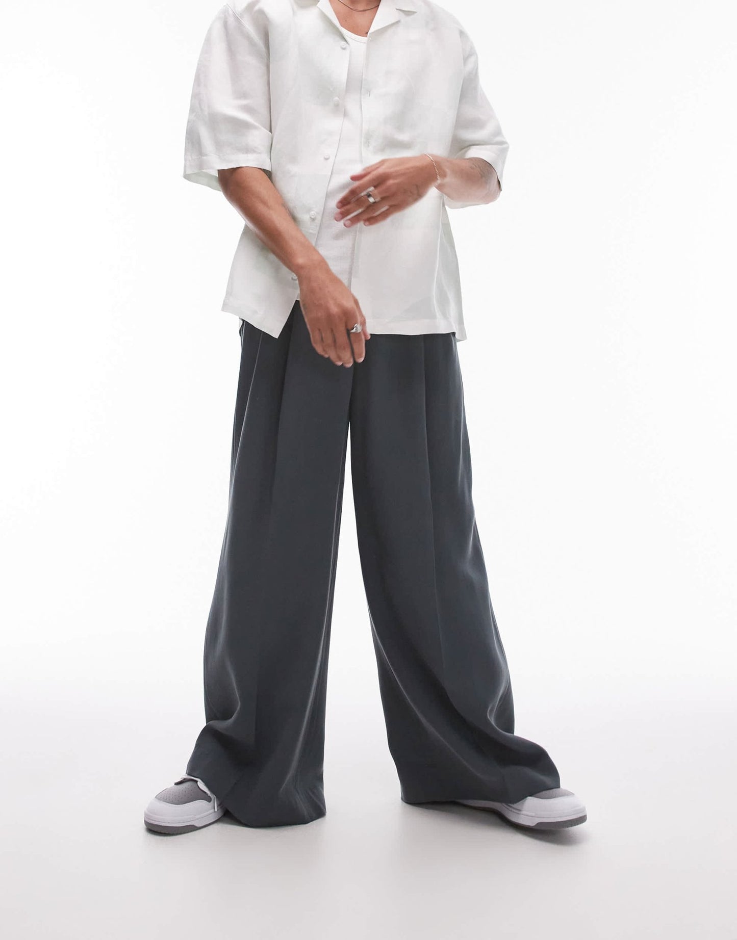 Topman smart drape wide leg trousers trouser in charcoal - ASOS Sample Sale EU Store