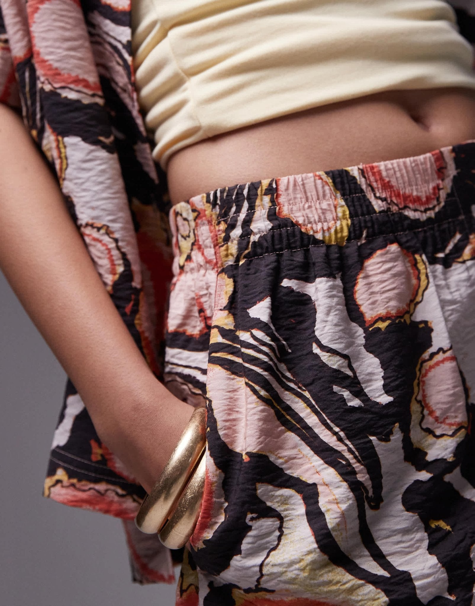 Topshop co - ord crinkle resort print short in multi - ASOS Sample Sale EU Store