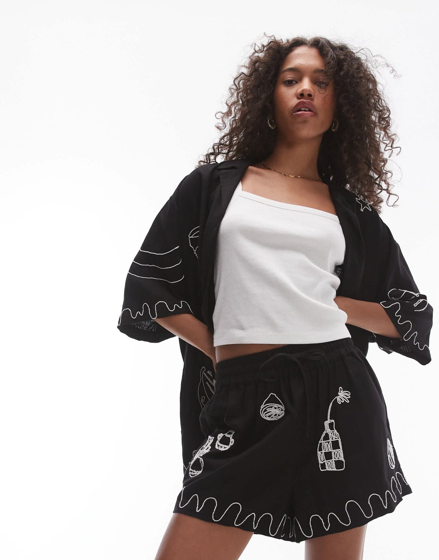 Topshop co - ord embroidered pull on short in black - ASOS Sample Sale EU Store