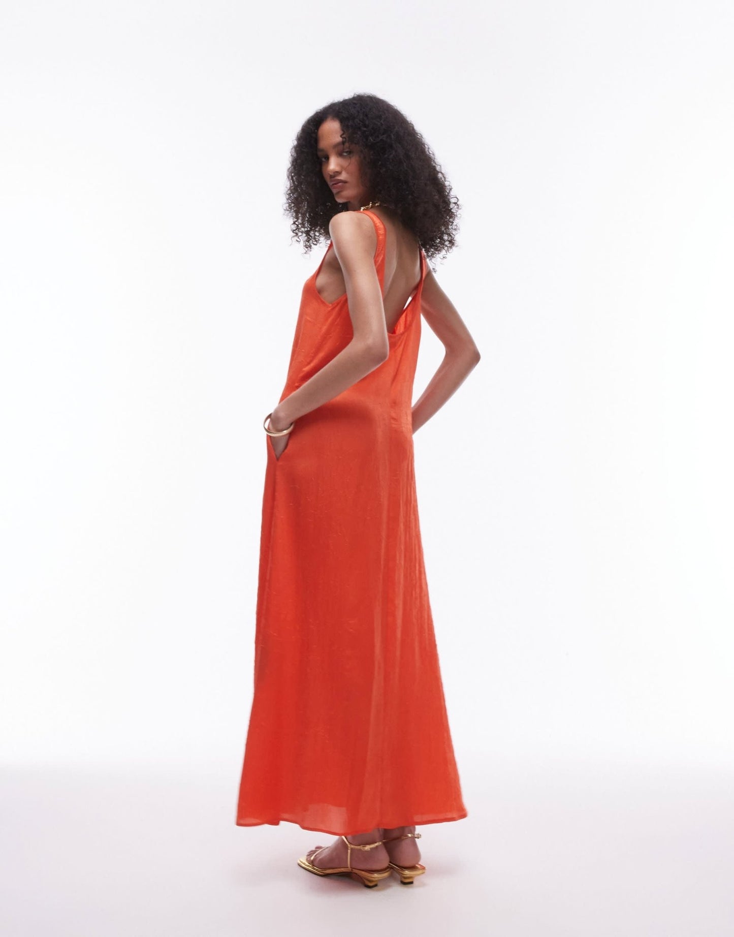 Topshop crinkle low scoop maxi dress in red - ASOS Sample Sale EU Store