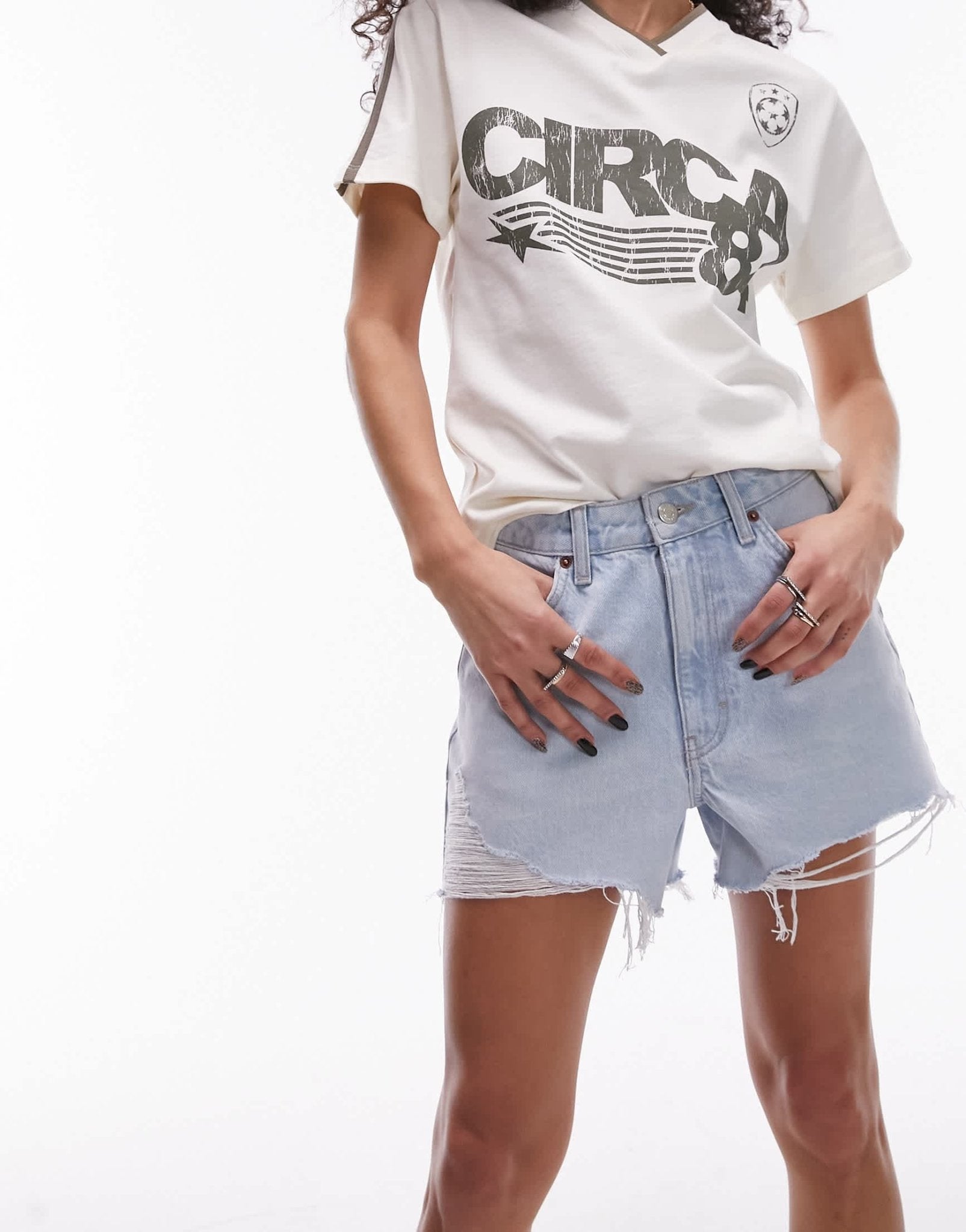 Topshop denim a - line Mom Shorts with rips in bleach - ASOS Sample Sale EU Store