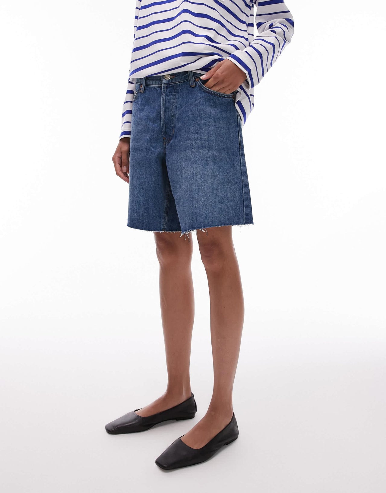 Topshop denim loose fit jort in mid blue - ASOS Sample Sale EU Store