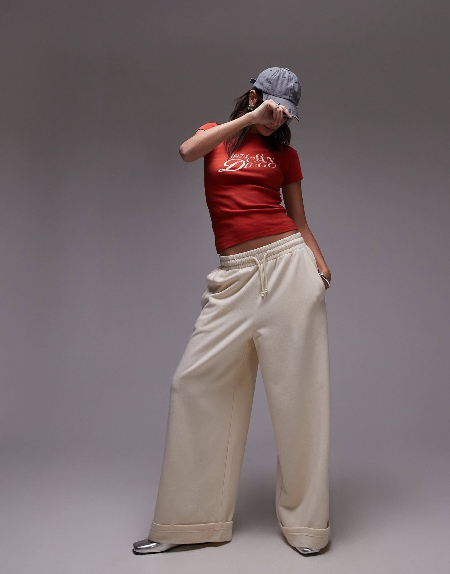 Topshop graphic San Diego longline tee in red - ASOS Sample Sale EU Store