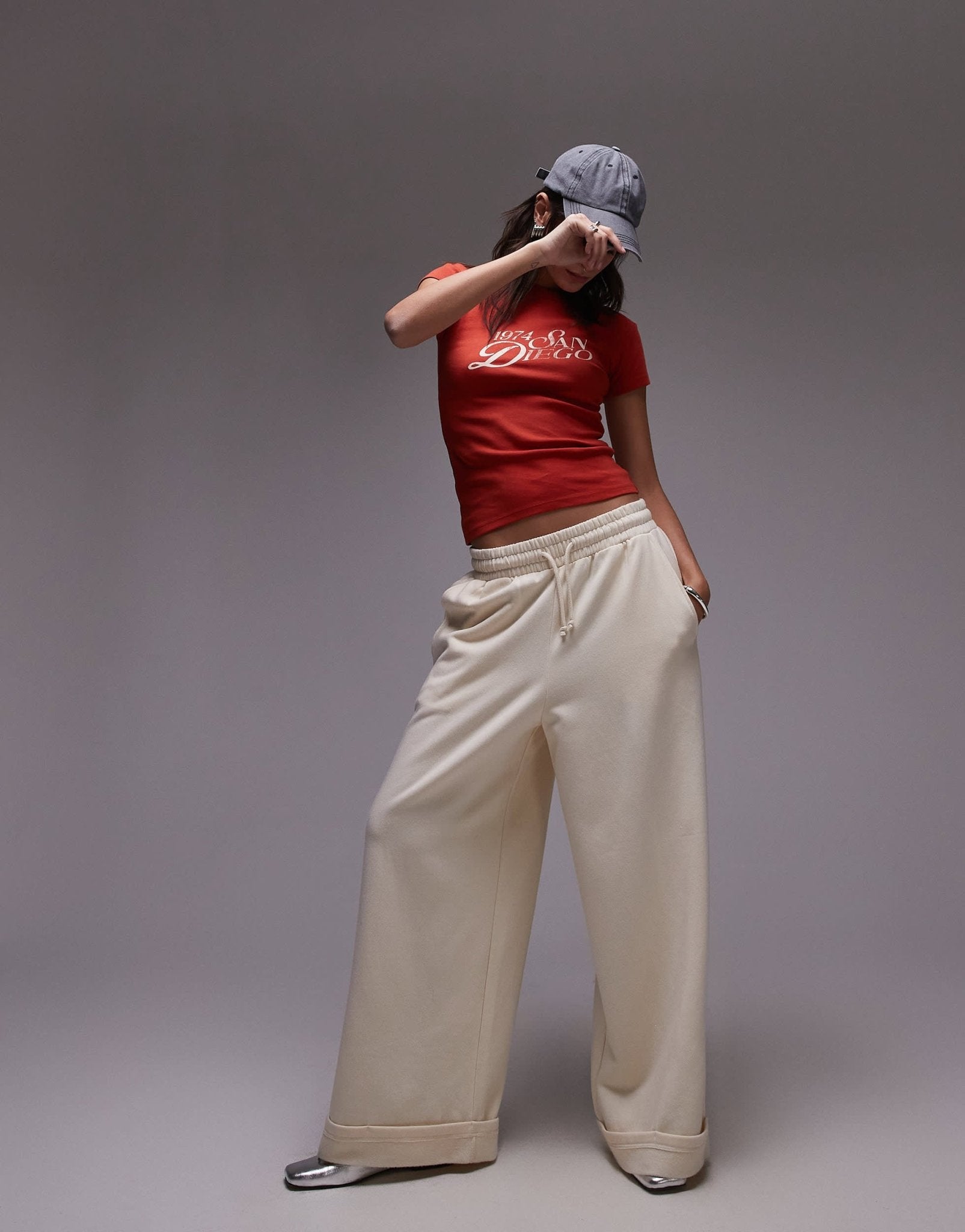 Topshop graphic San Diego longline tee in red - ASOS Sample Sale EU Store