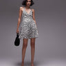 Vestido mini con cuello halter Topshop con estampado bandana monocromo