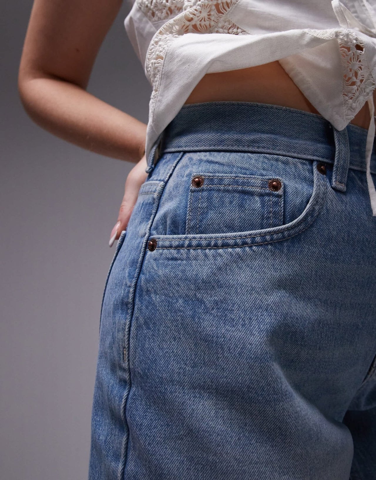 Topshop Hourglass denim Editor short in bleach - ASOS Sample Sale EU Store