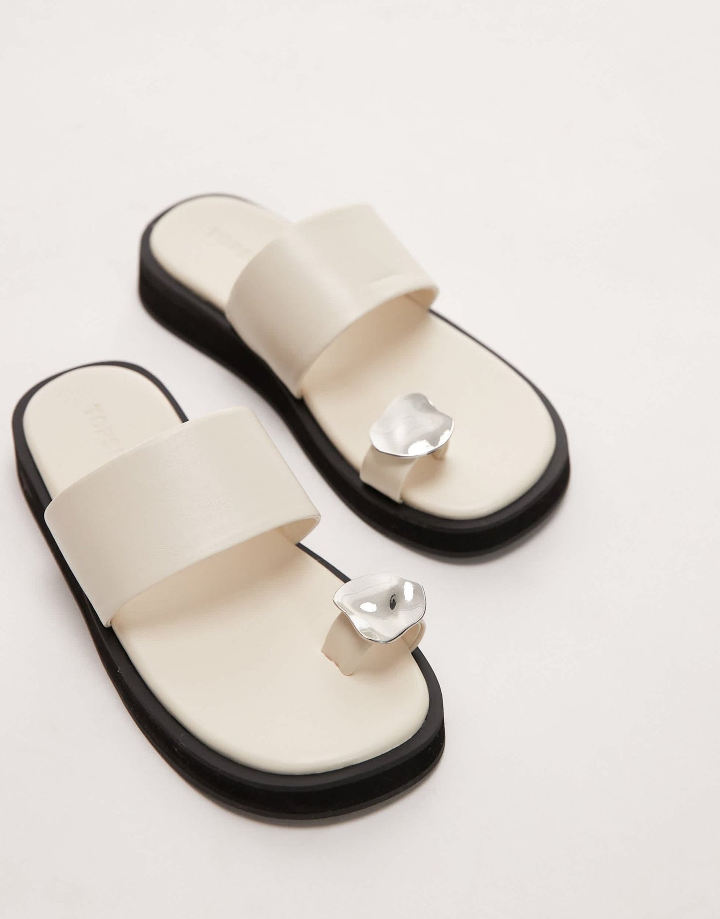 Topshop Jules molten toe piece sandals in off white - ASOS Sample Sale EU Store