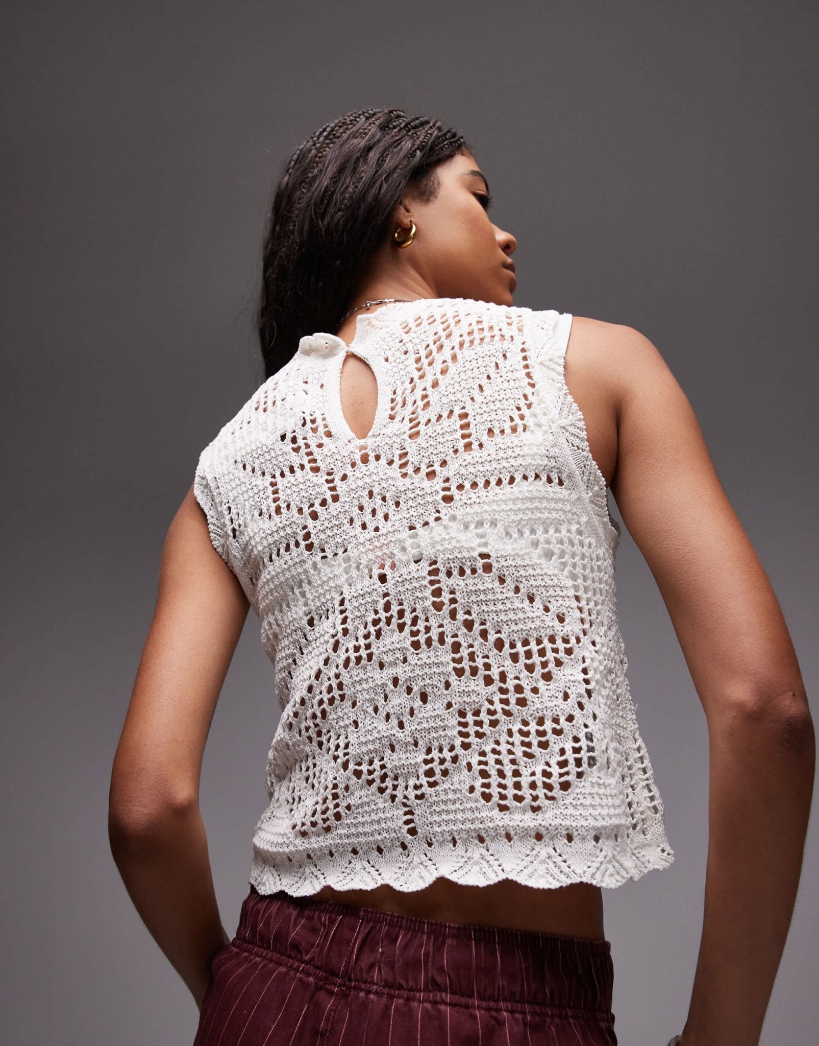 Topshop knitted scallop edge stitchy tank top in ivory - ASOS Sample Sale EU Store