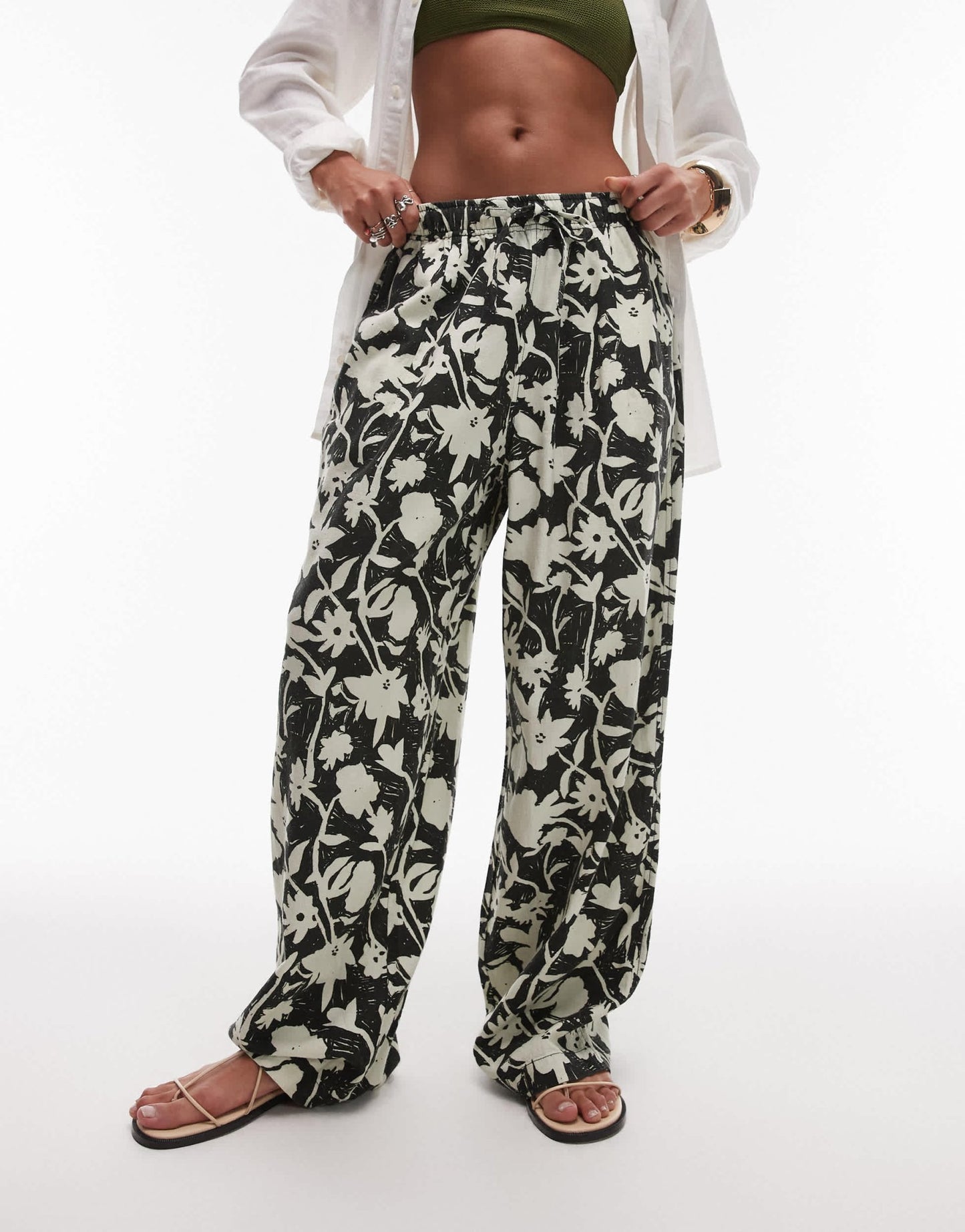 Topshop linen balloon trouser in mono floral - ASOS Sample Sale EU Store