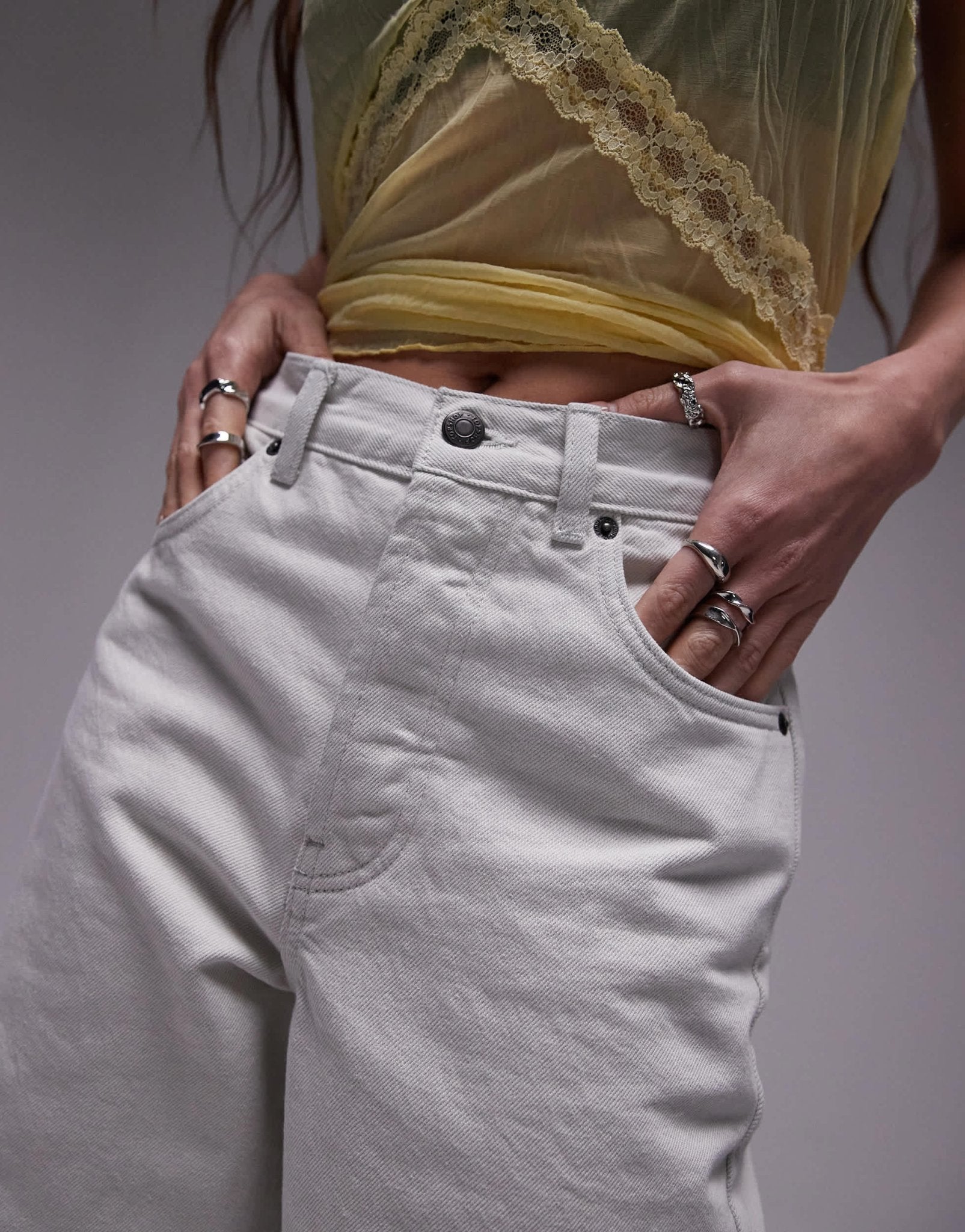 Topshop mid rise loose fit straight jean in off white - ASOS Sample Sale EU Store