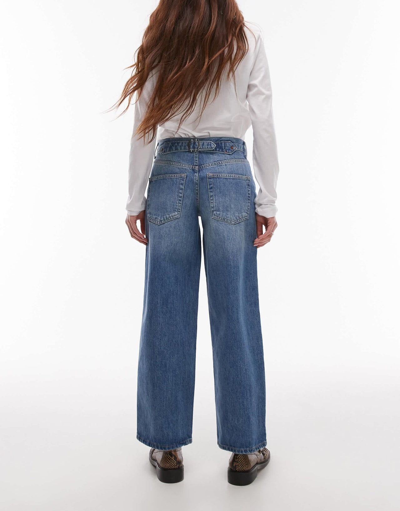 Topshop Petite Cinch low rise relaxed jean in vintage blue - ASOS Sample Sale EU Store