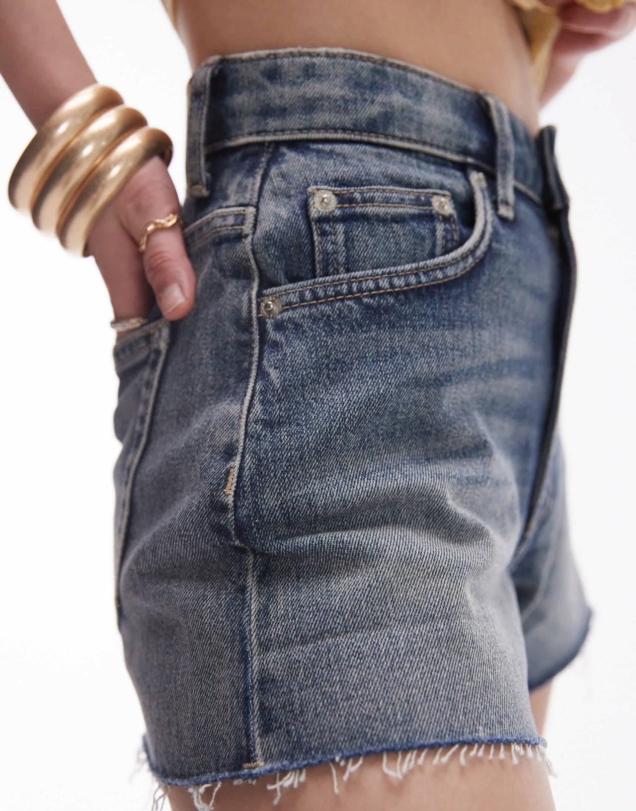 Topshop Petite denim comfort stretch short in bleach - ASOS Sample Sale EU Store