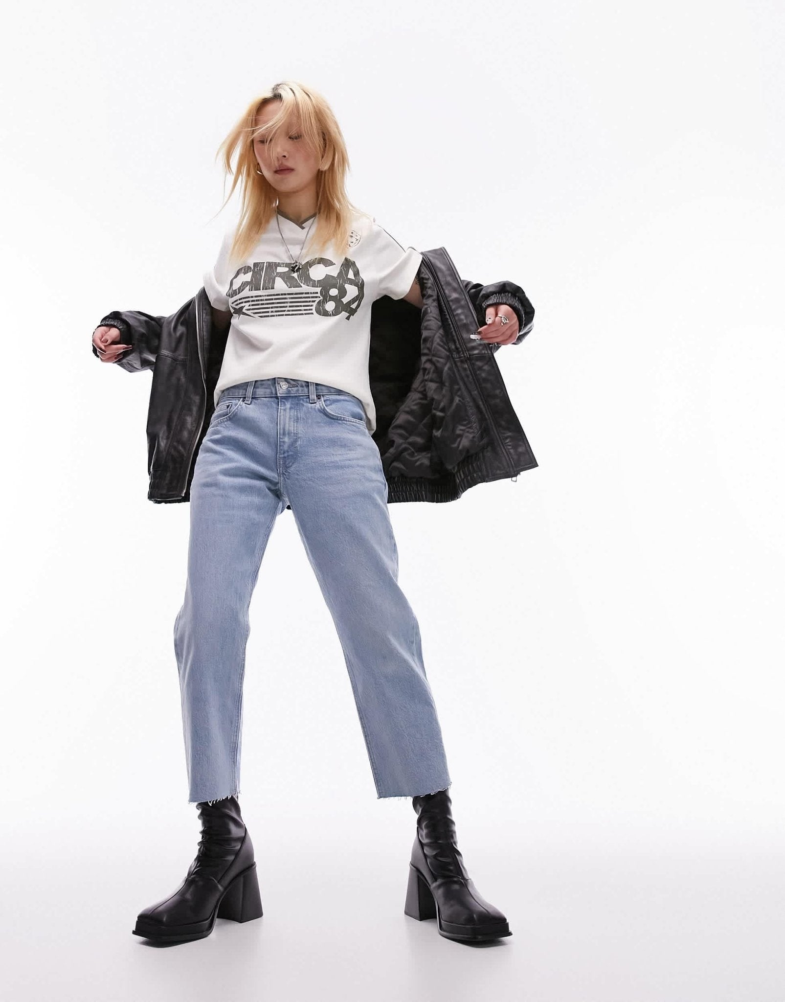 Topshop Petite mid rise straight cropped jean in bleach - ASOS Sample Sale EU Store