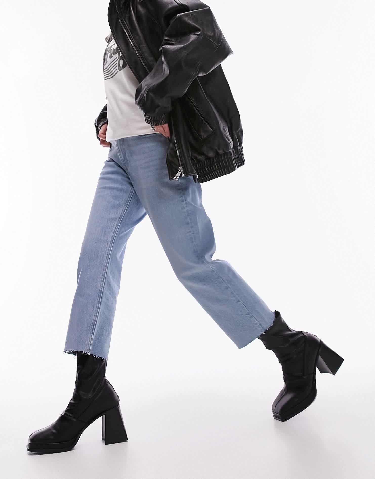 Topshop Petite mid rise straight cropped jean in bleach - ASOS Sample Sale EU Store