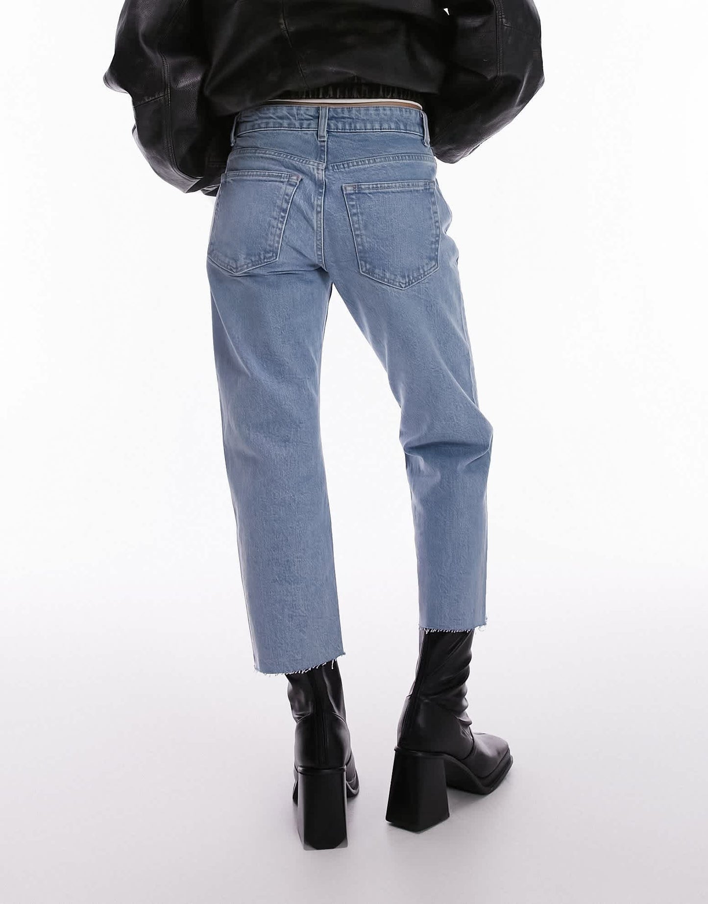 Topshop Petite mid rise straight cropped jean in bleach - ASOS Sample Sale EU Store
