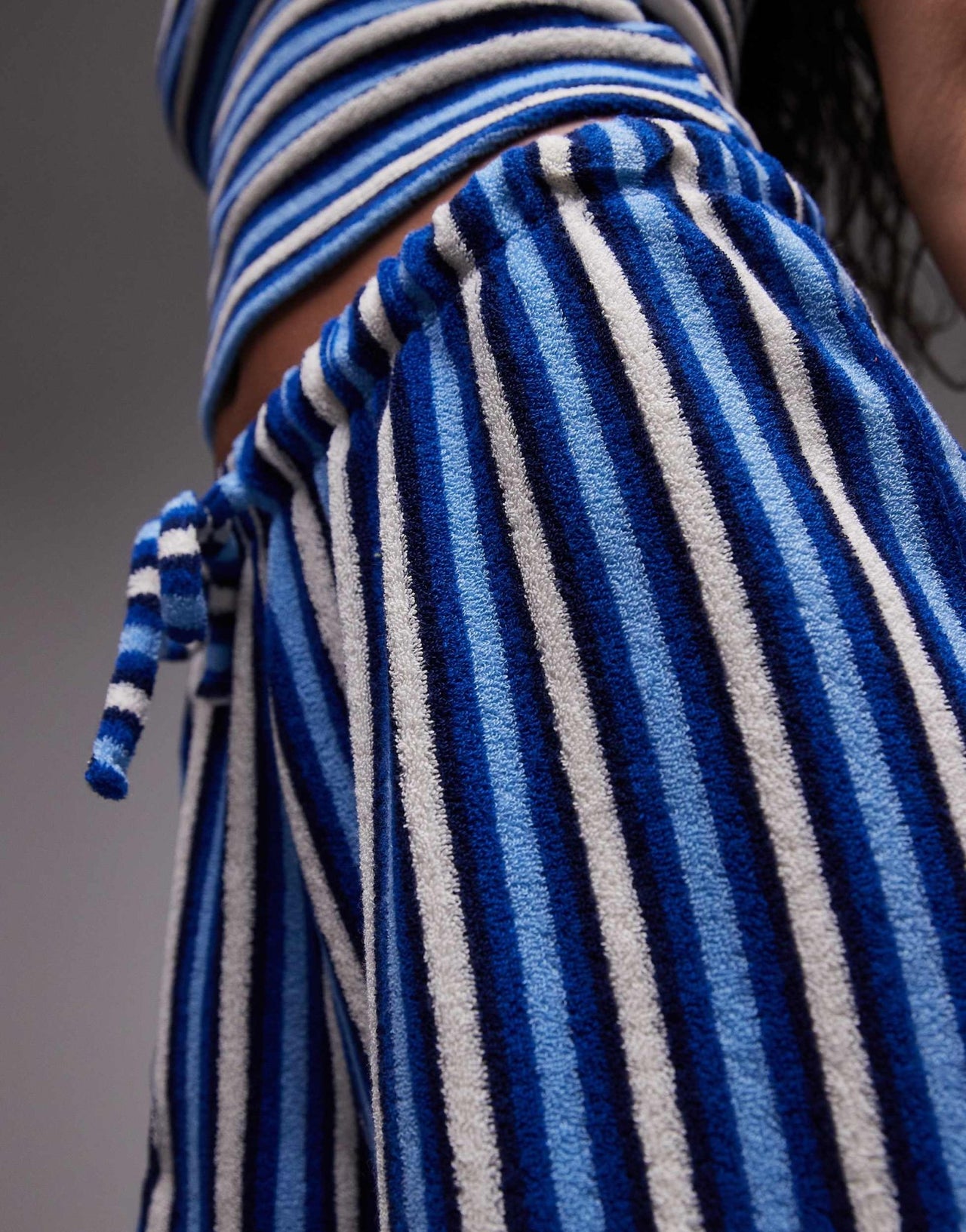 Topshop stripe drawcord towelling shorts co - ord in blue - ASOS Sample Sale EU Store