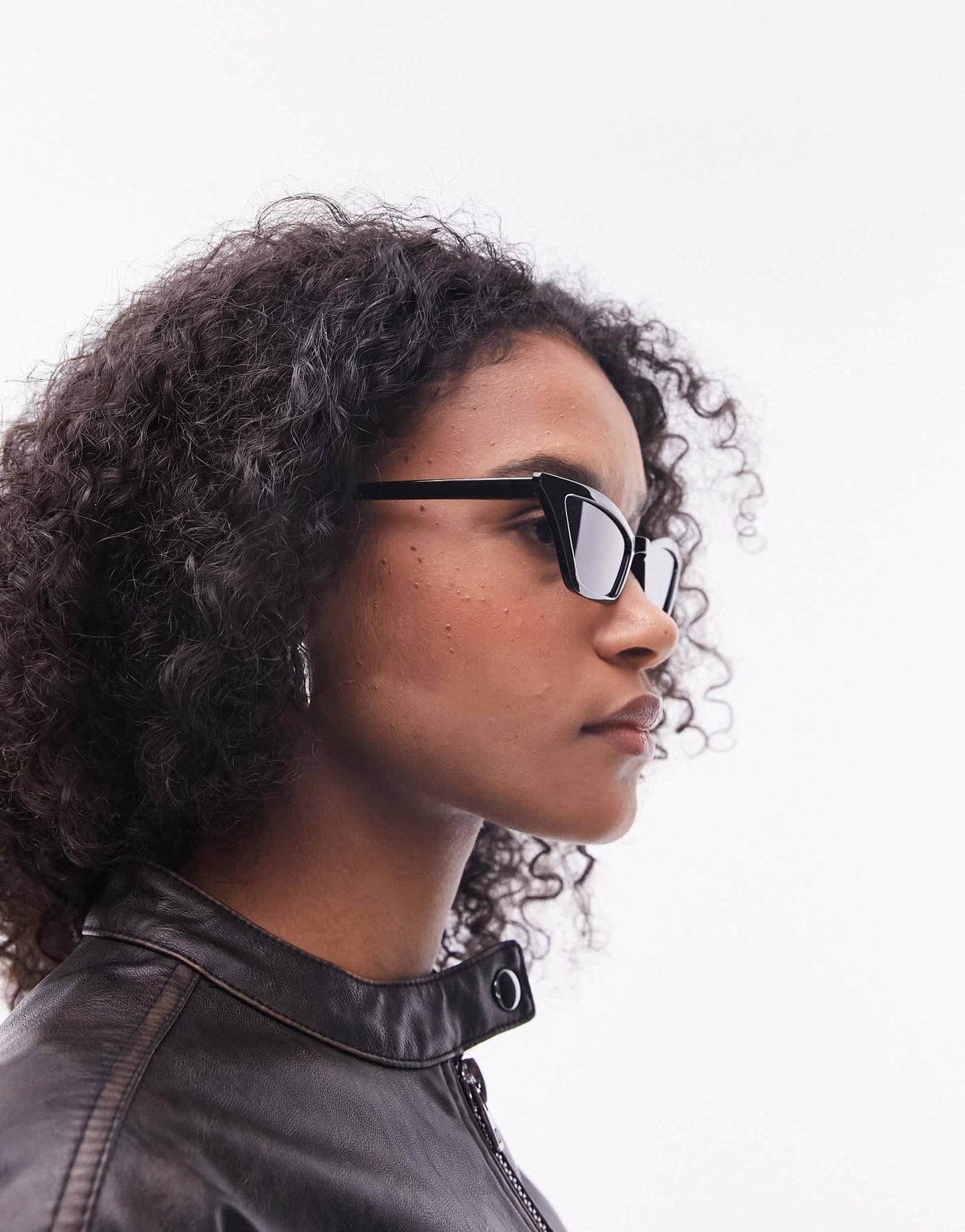 Topshop Violet cat eye sunglasses in black - ASOS Sample Sale EU Store