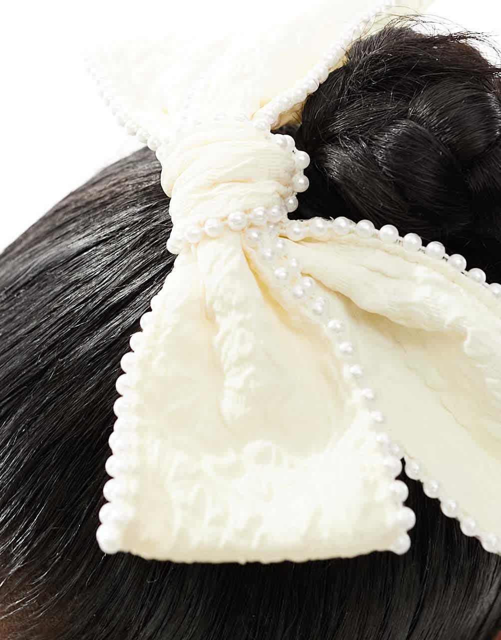 True Decadence pearl trim hair bow in cream - ASOS Sample Sale EU Store