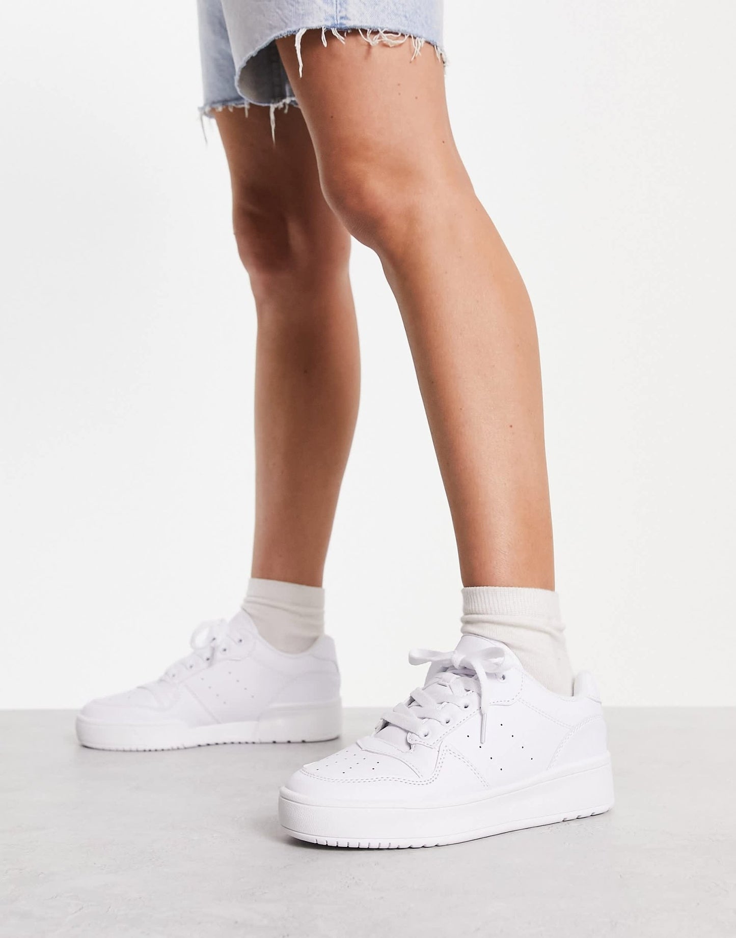 Truffle Collection chunky flatform trainers in white - ASOS Sample Sale EU Store