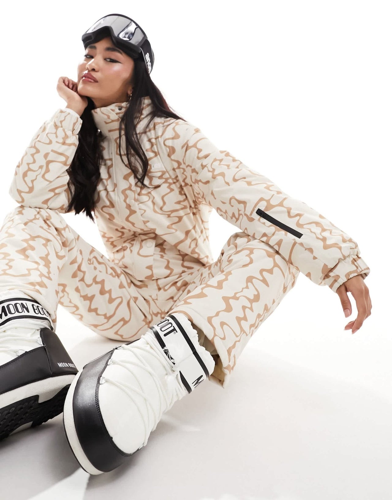 Urban Threads Ski suit in beige with abstract print - ASOS Sample Sale EU Store