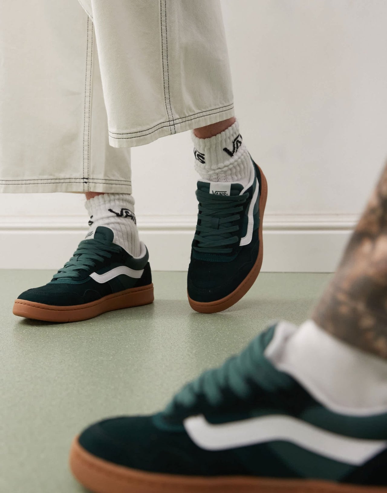 Vans Cruze 3.0 suede trainers in dark green with gum sole - ASOS Sample Sale EU Store
