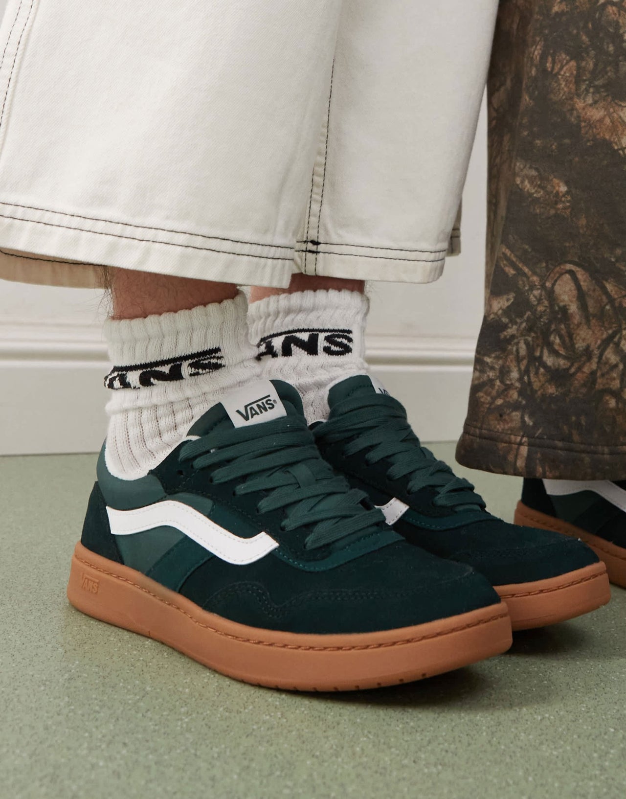 Vans Cruze 3.0 suede trainers in dark green with gum sole - ASOS Sample Sale EU Store