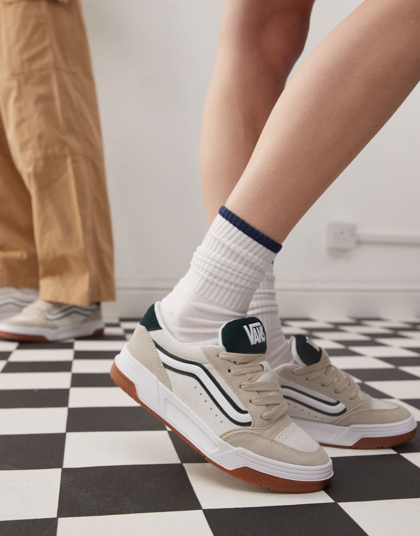 Vans Hylane chunky suede trainers in beige with green detail - ASOS Sample Sale EU Store