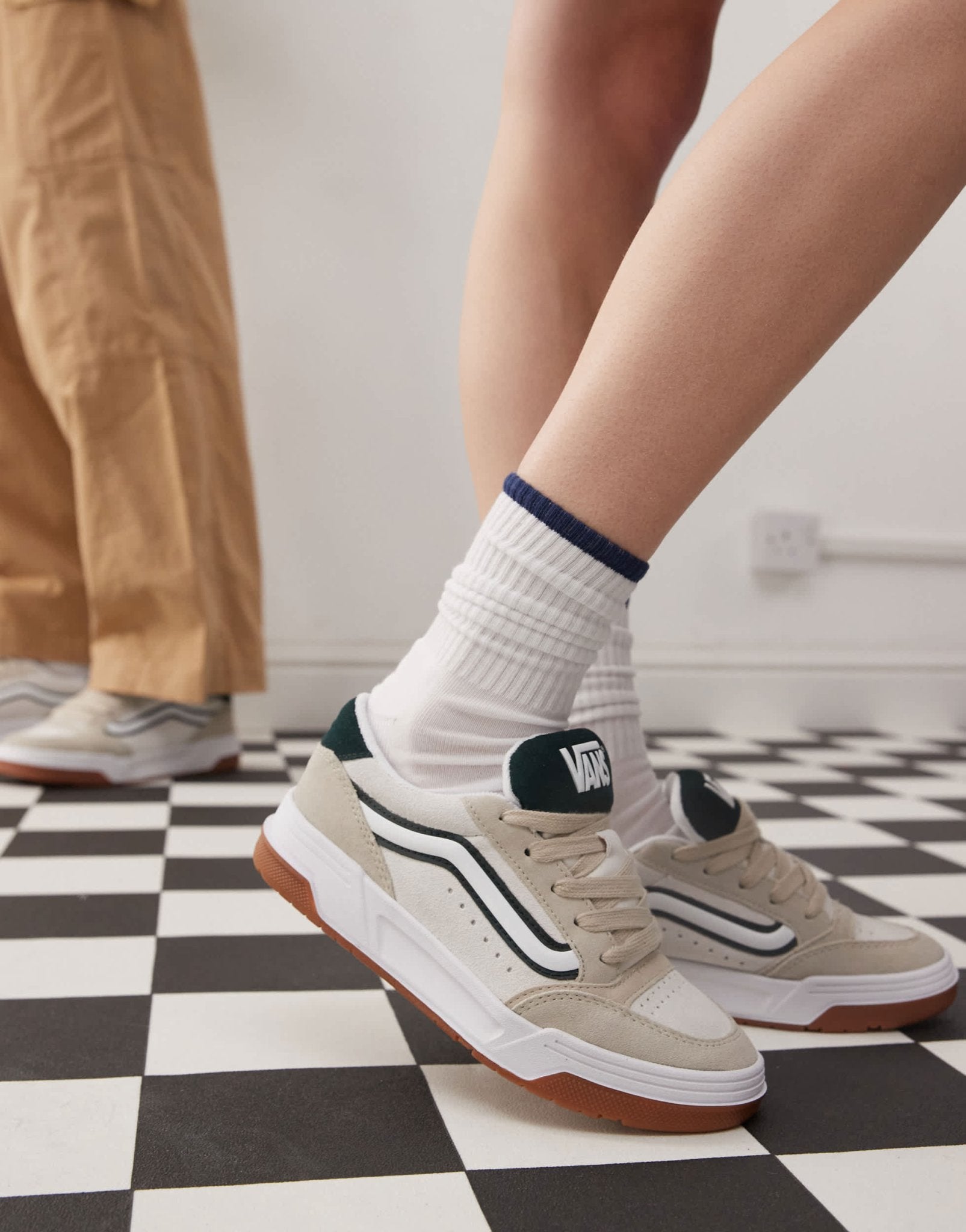 Vans Hylane chunky suede trainers in beige with green detail - ASOS Sample Sale EU Store