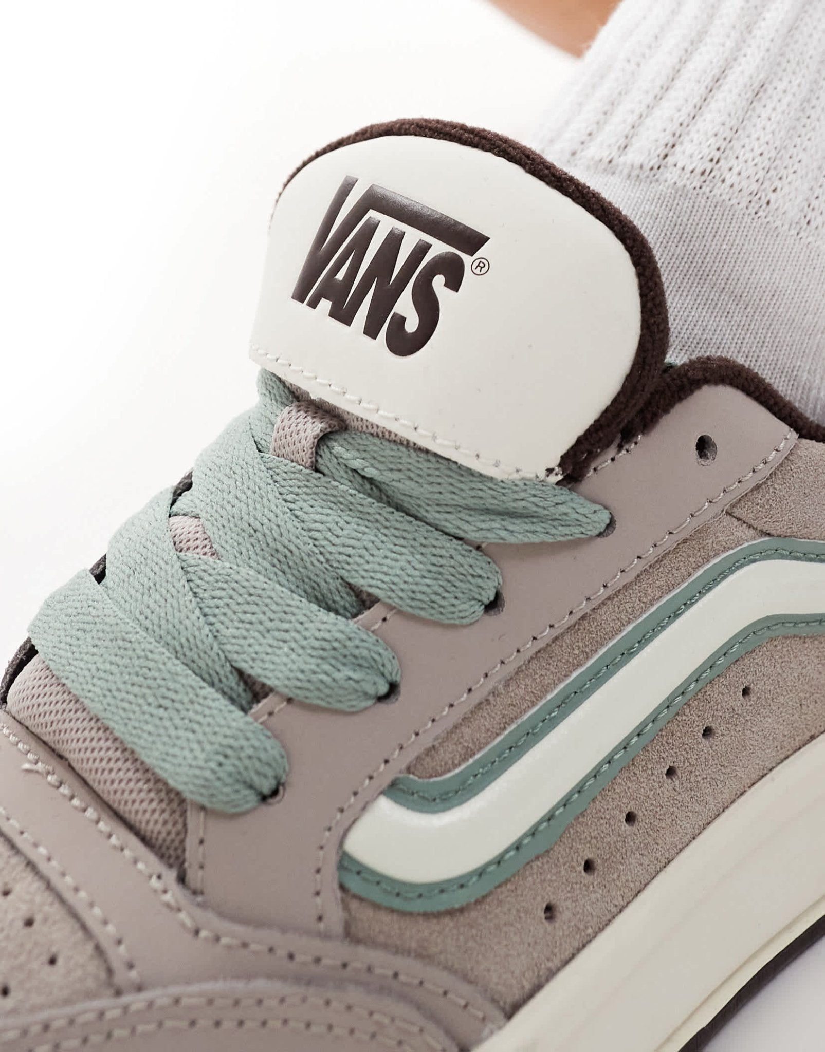 Vans hylane chunky suede trainers in light grey multi - ASOS Sample Sale EU Store
