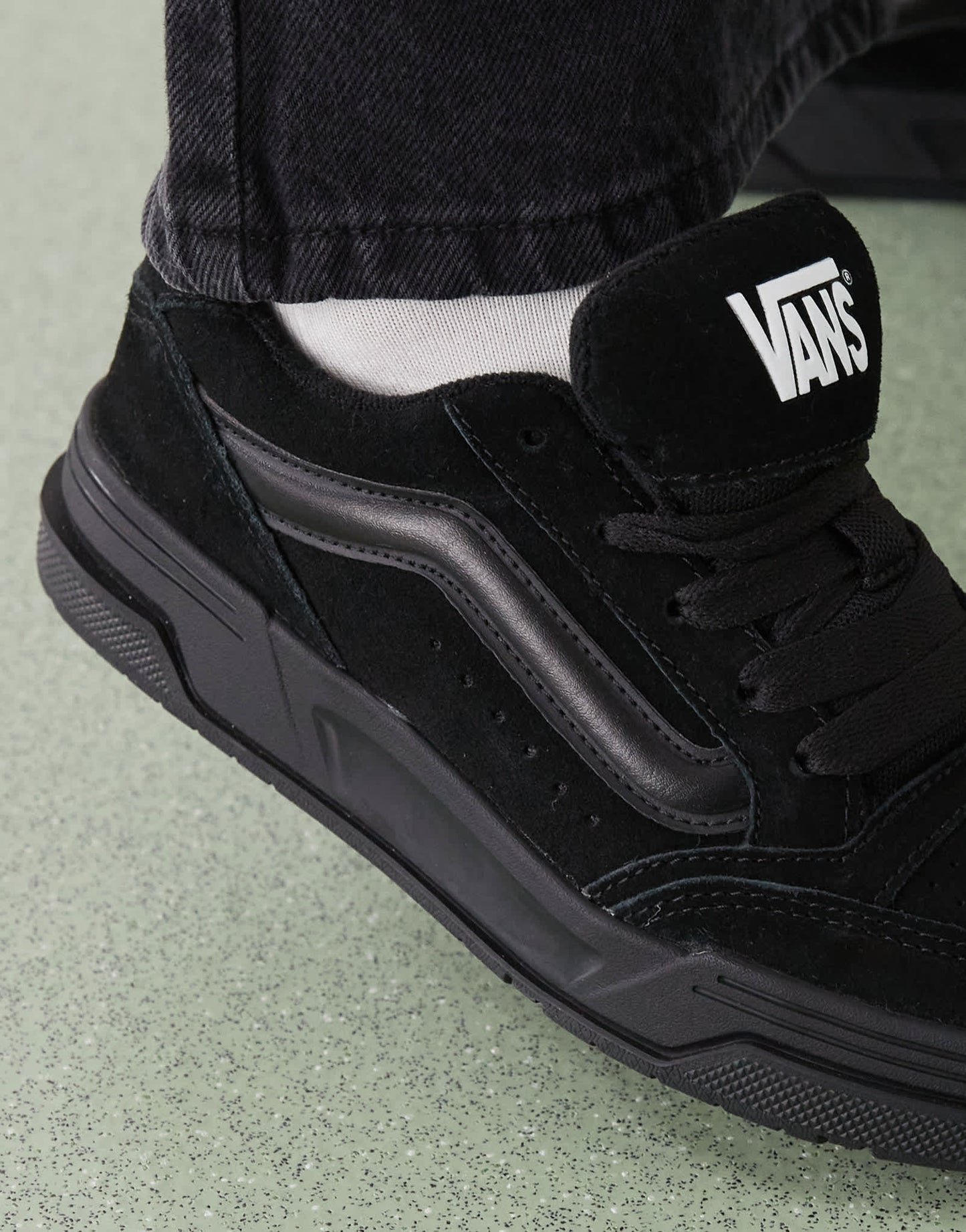 Vans hylane chunky suede trainers in triple black - ASOS Sample Sale EU Store