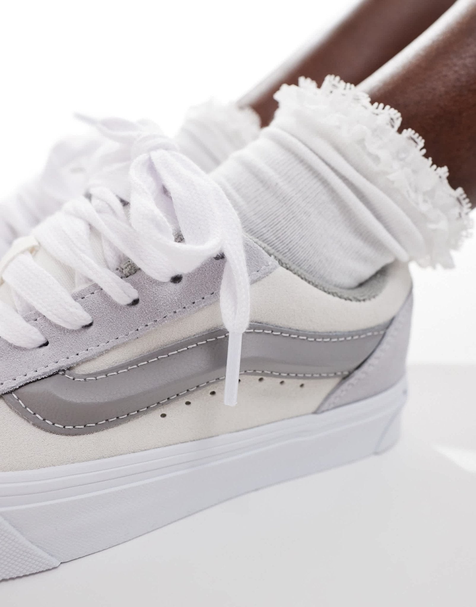 Vans knu skool chunky trainers in light grey multi - ASOS Sample Sale EU Store