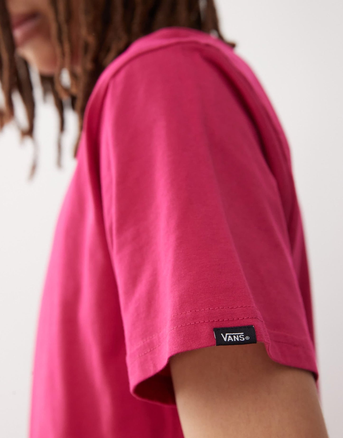 Vans left chest logo regular fit t-shirt in maroon - ASOS Sample Sale EU Store