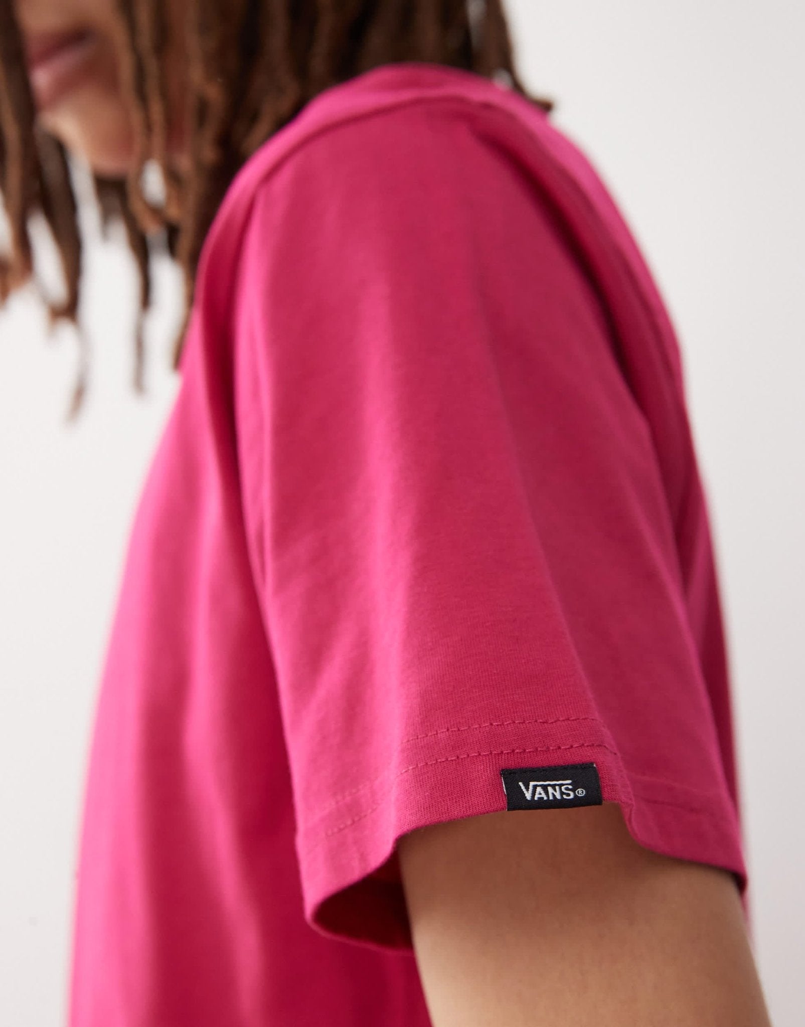 Vans left chest logo regular fit t-shirt in maroon - ASOS Sample Sale EU Store