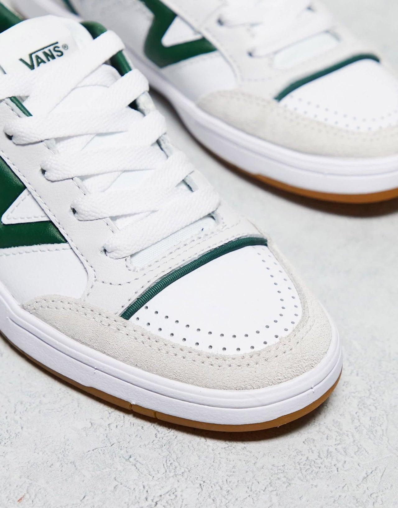 Vans Lowland trainers in white and green with gum sole - ASOS Sample Sale EU Store