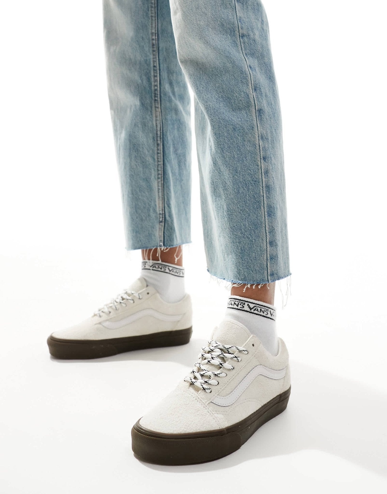 Vans old skool hairy suede trainers in off white with gum sole - ASOS Sample Sale EU Store