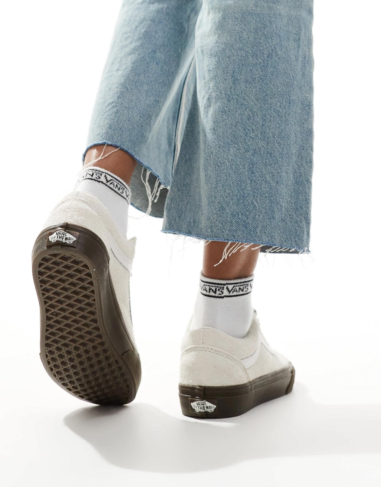 Vans old skool hairy suede trainers in off white with gum sole - ASOS Sample Sale EU Store