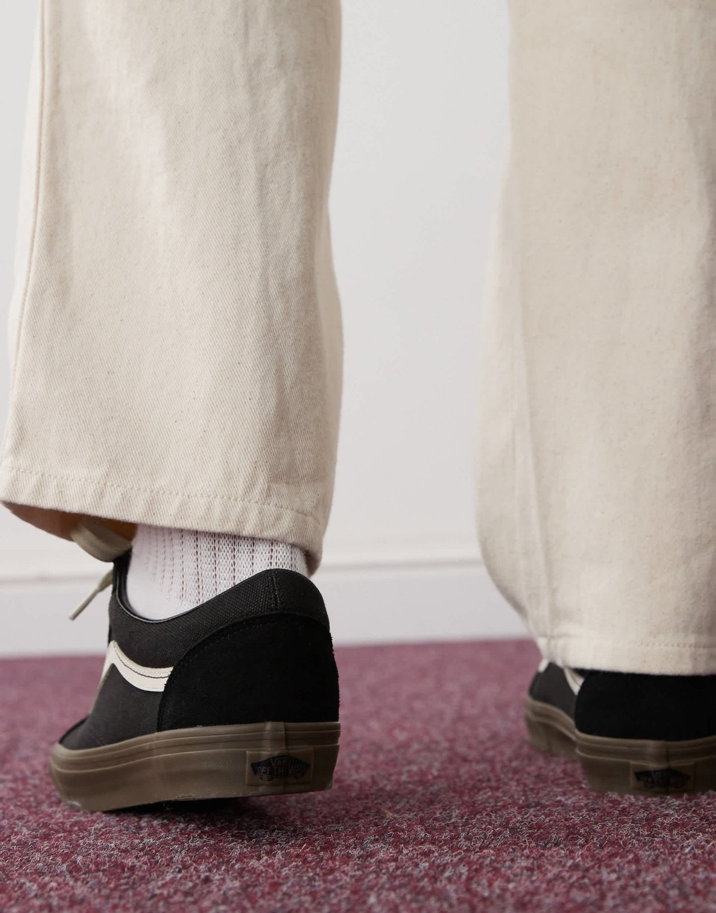 Vans Old Skool heavy canvas trainers in black with gum sole - ASOS Sample Sale EU Store