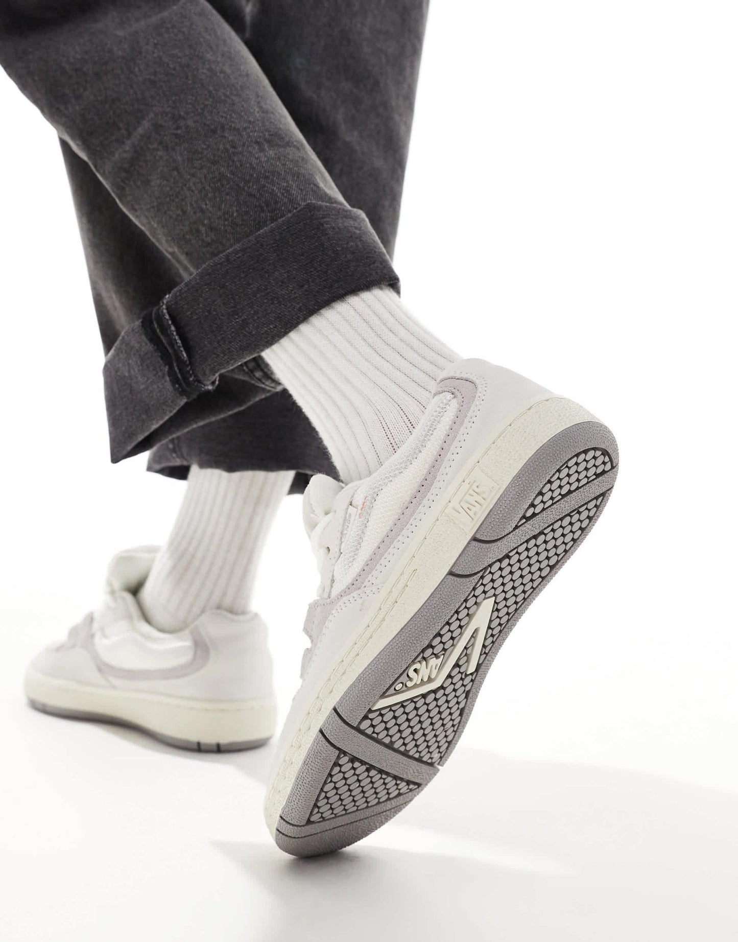 Vans speed chunky trainers in light grey and off white - ASOS Sample Sale EU Store