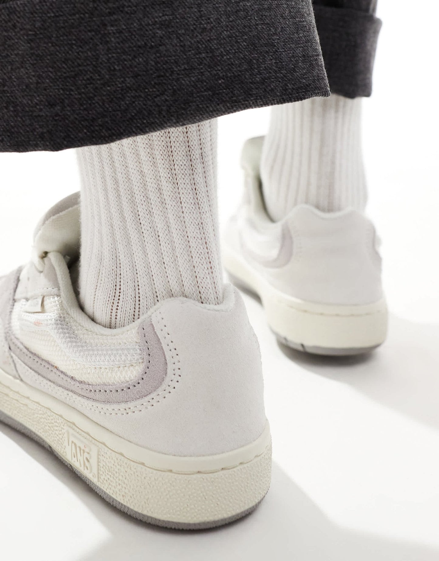Vans speed chunky trainers in light grey and off white - ASOS Sample Sale EU Store