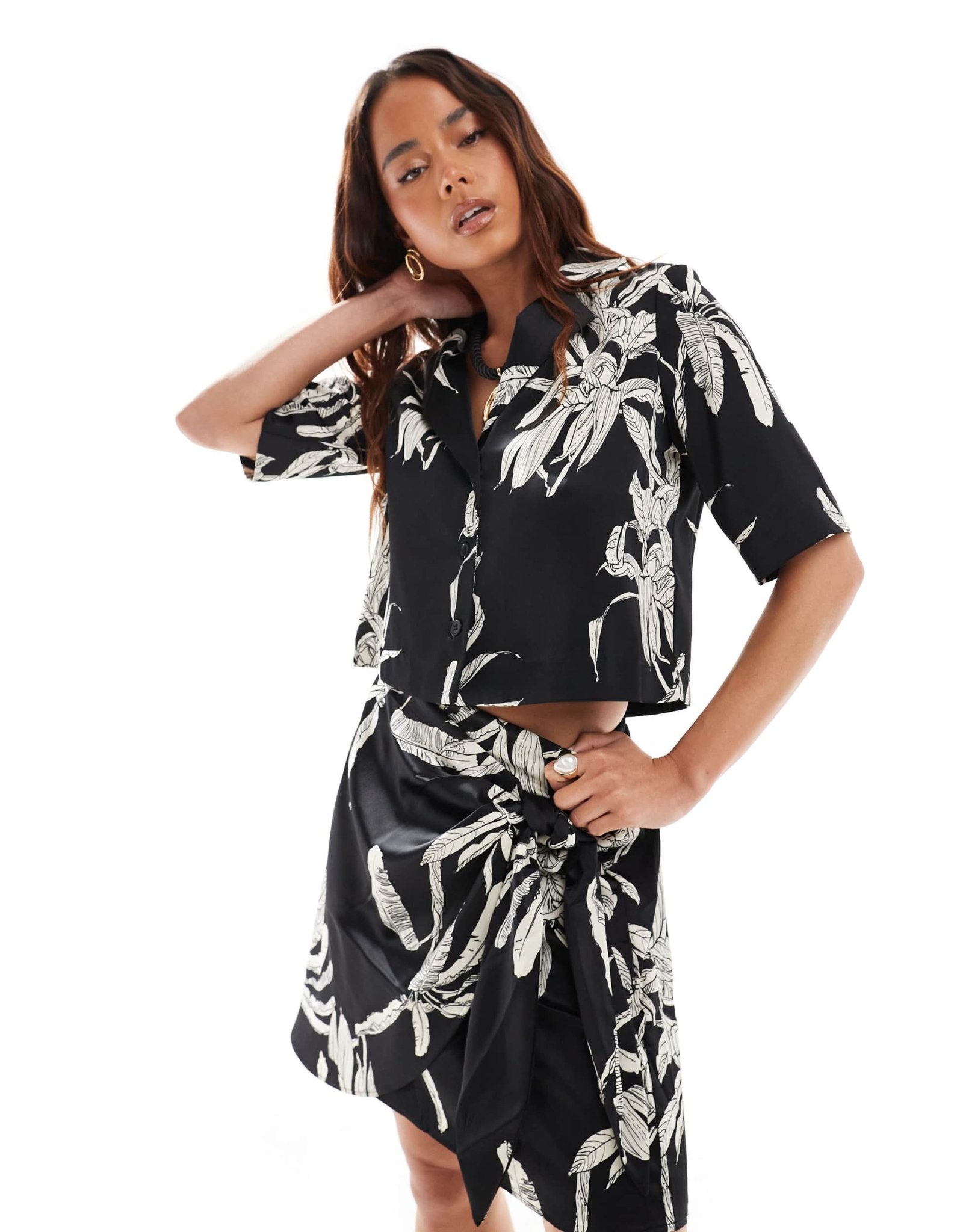Vero Moda Aware boxy cropped shirt co - ord in palm print - ASOS Sample Sale EU Store